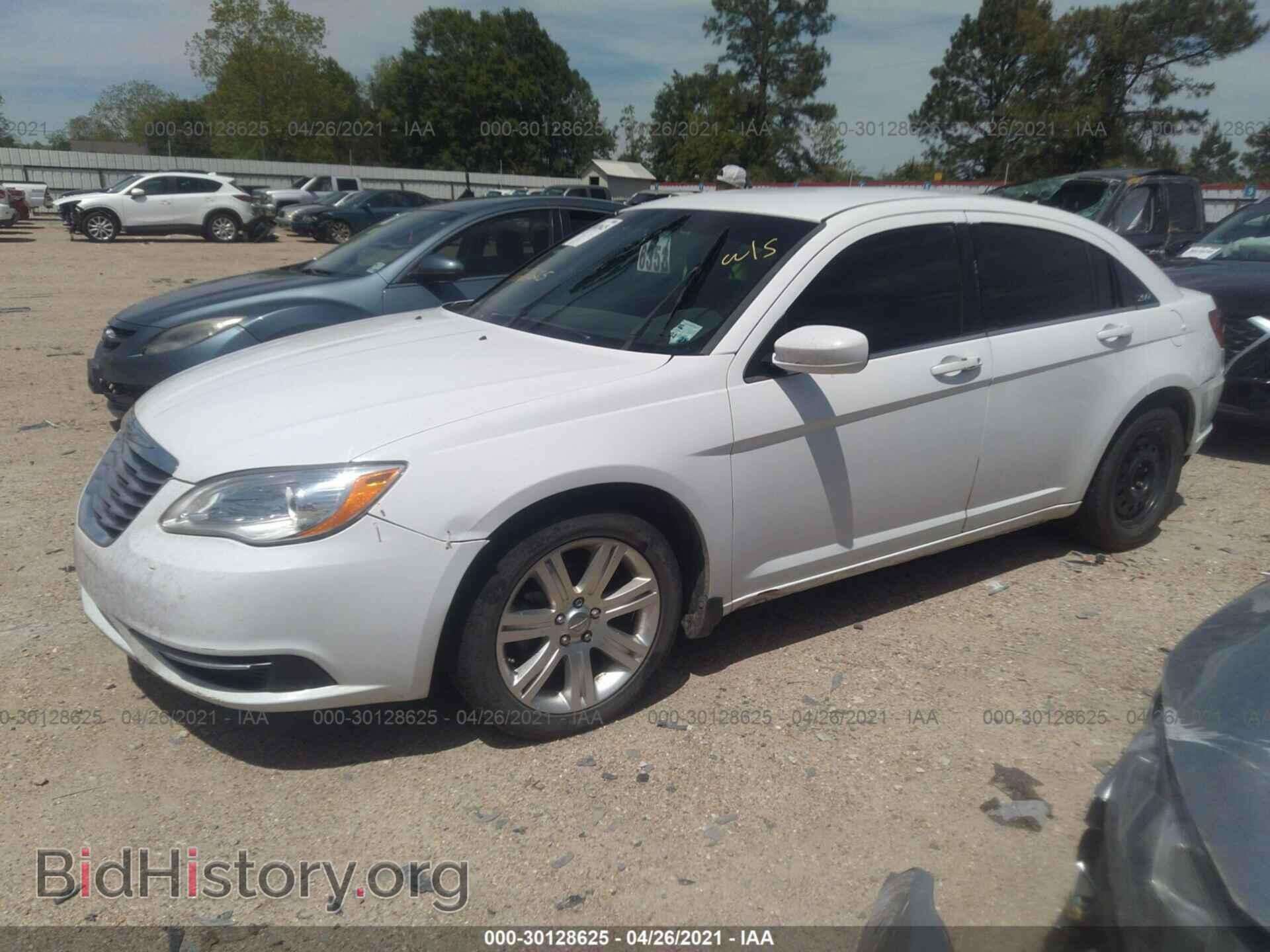 2013 CHRYSLER 200 - VIN: 1C3CCBBB8DN584501 - Фото 2