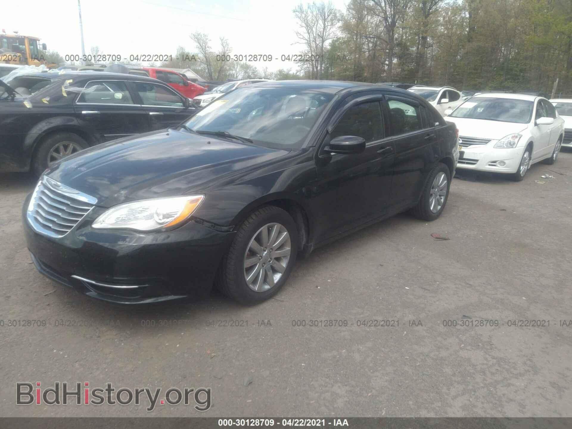2013 CHRYSLER 200 - VIN: 1C3CCBBB1DN538900 - Фото 2