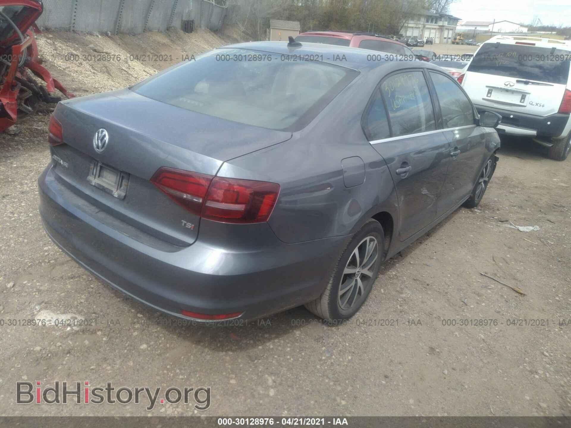 2017 VOLKSWAGEN JETTA - VIN: 3VWB67AJ9HM242587 - Photo 4