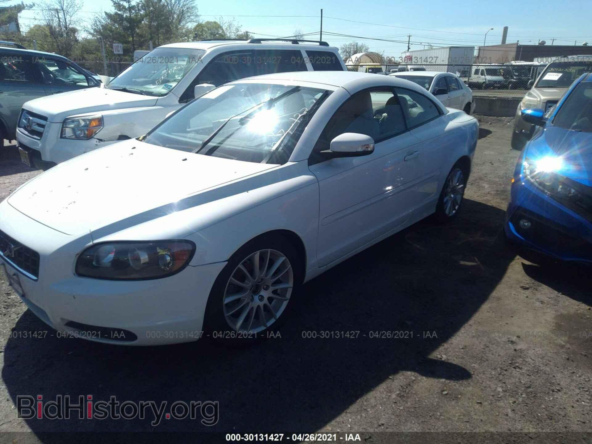 2008 VOLVO C70 - VIN: YV1MC67298J048597 - Фото 2