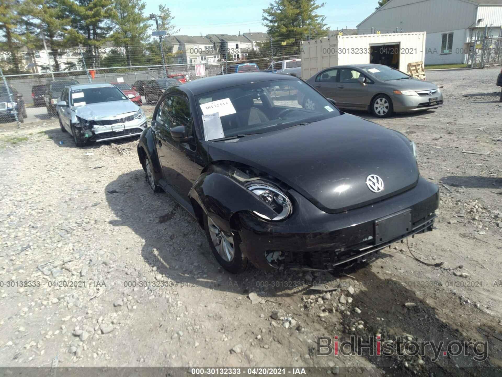 Photo 3VWF17AT6GM614791 - VOLKSWAGEN BEETLE COUPE 2016