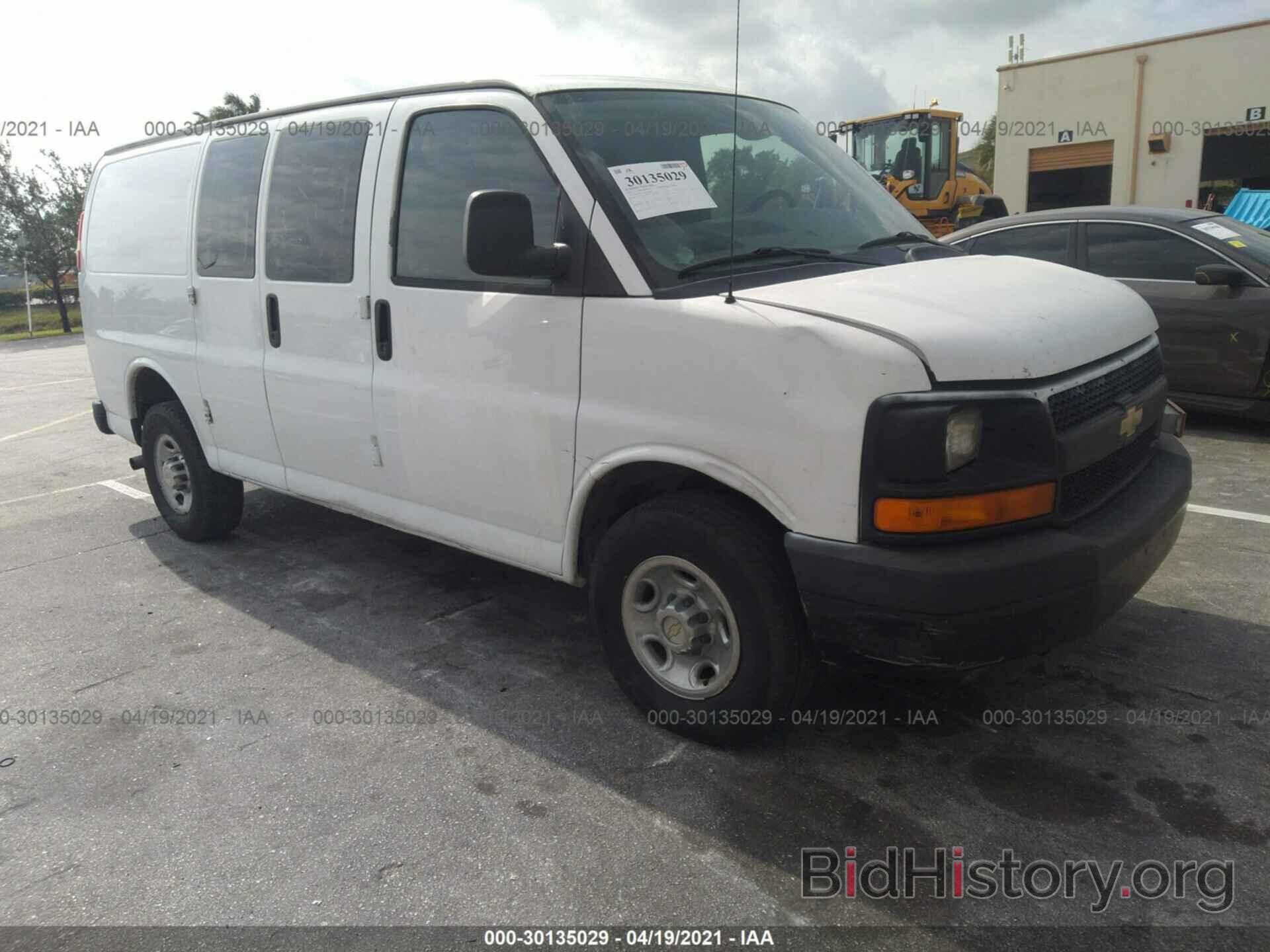 Photo 1GCWGFCAXB1176726 - CHEVROLET EXPRESS CARGO VAN 2011