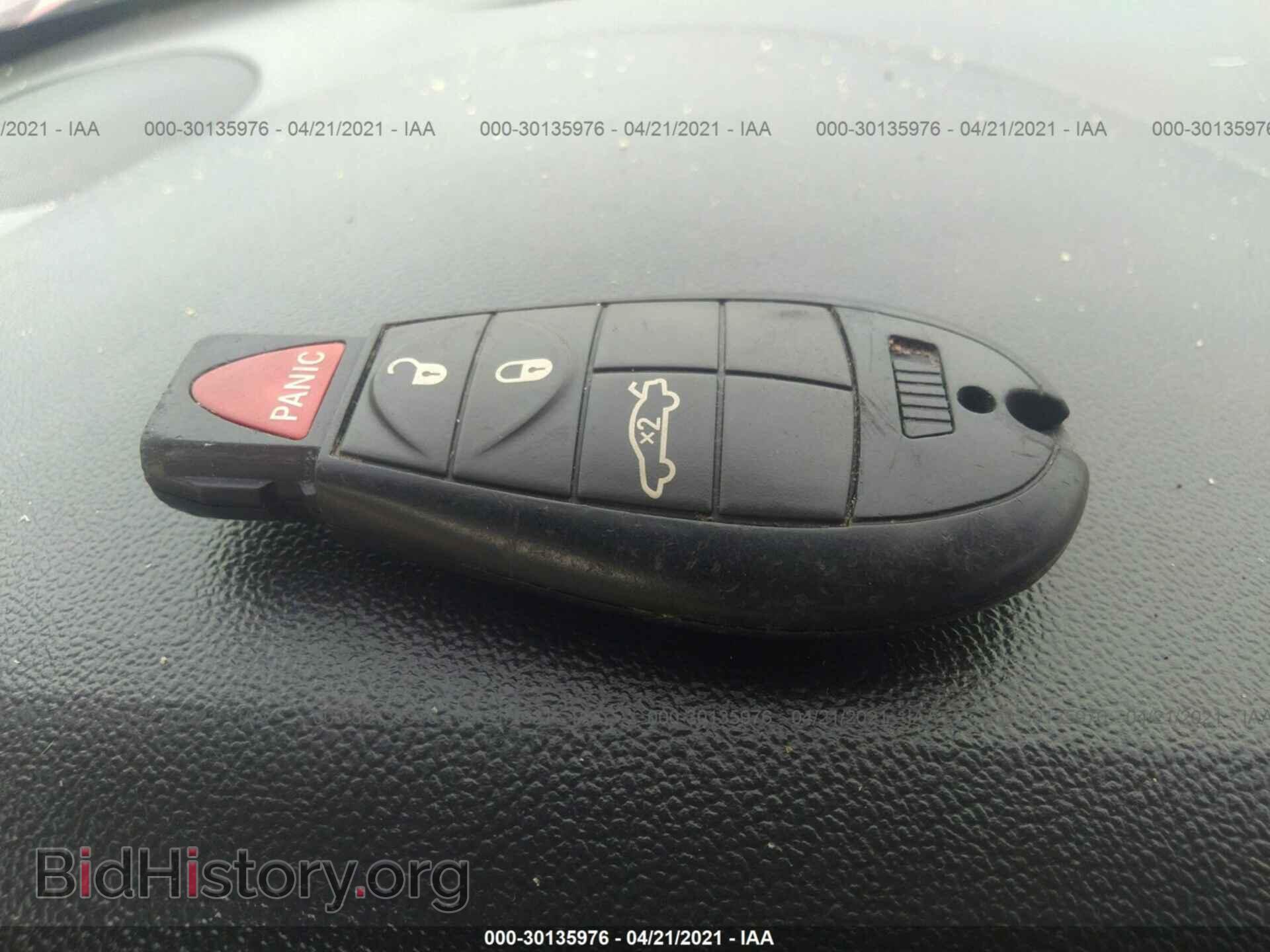 2010 CHRYSLER 300 - VIN: 2C3CA5CV1AH274422 - Фото 11