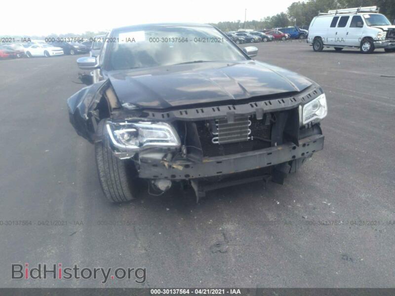 2011 Chrysler 300 (VIN 2C3CA5CG8BH547309) — photo 6 of 11