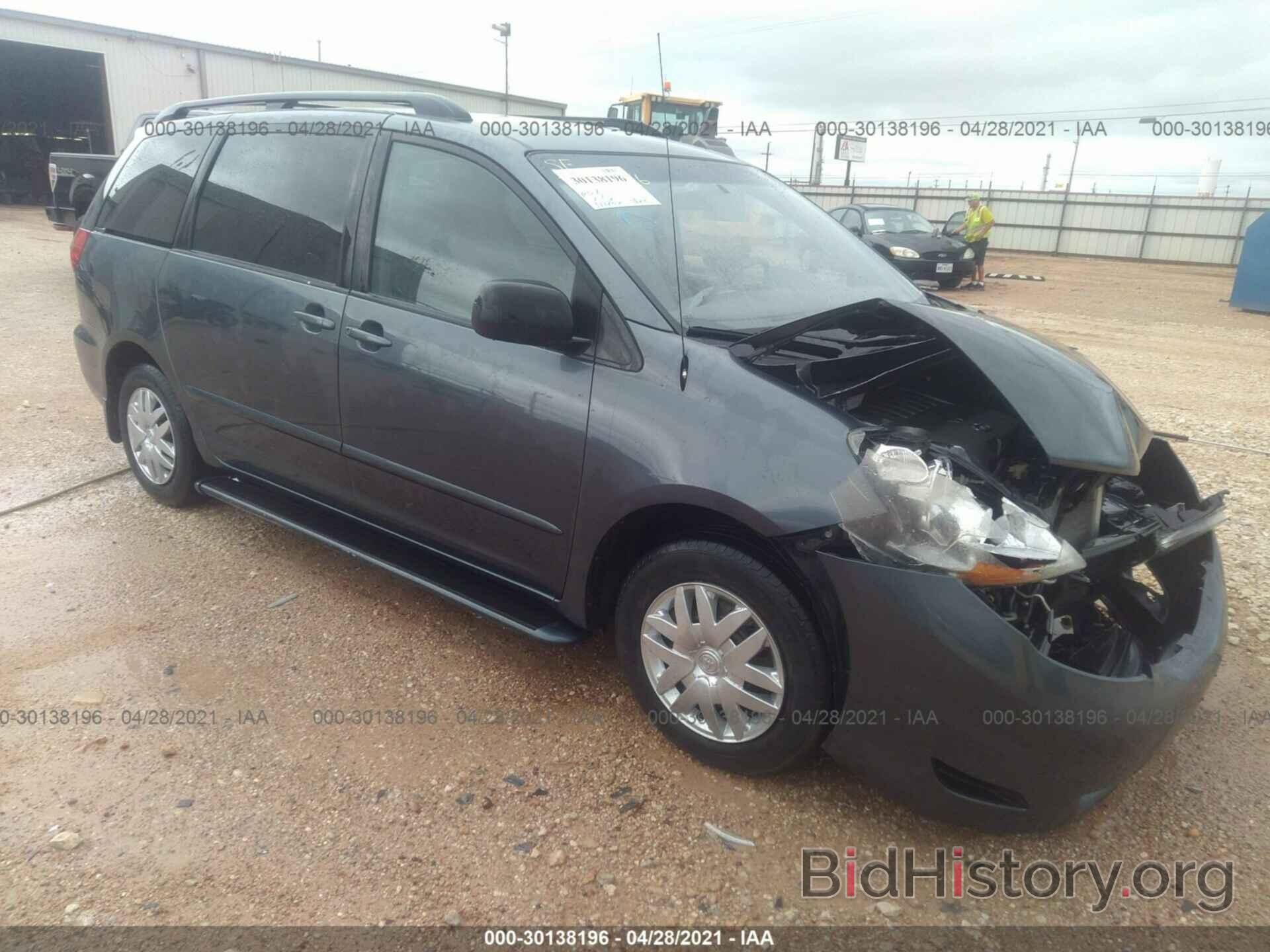 Photo 5TDKK4CC5AS343093 - TOYOTA SIENNA 2010