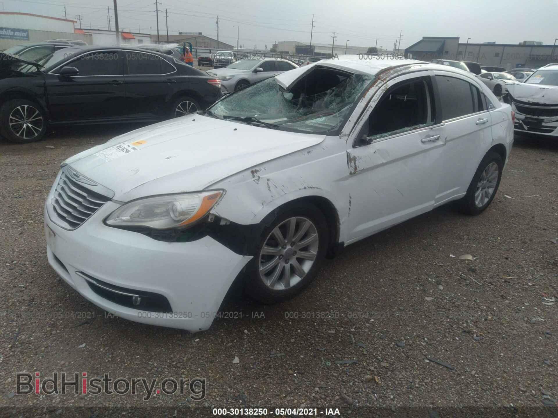 2014 CHRYSLER 200 - VIN: 1C3CCBCG2EN100544 - Фото 2