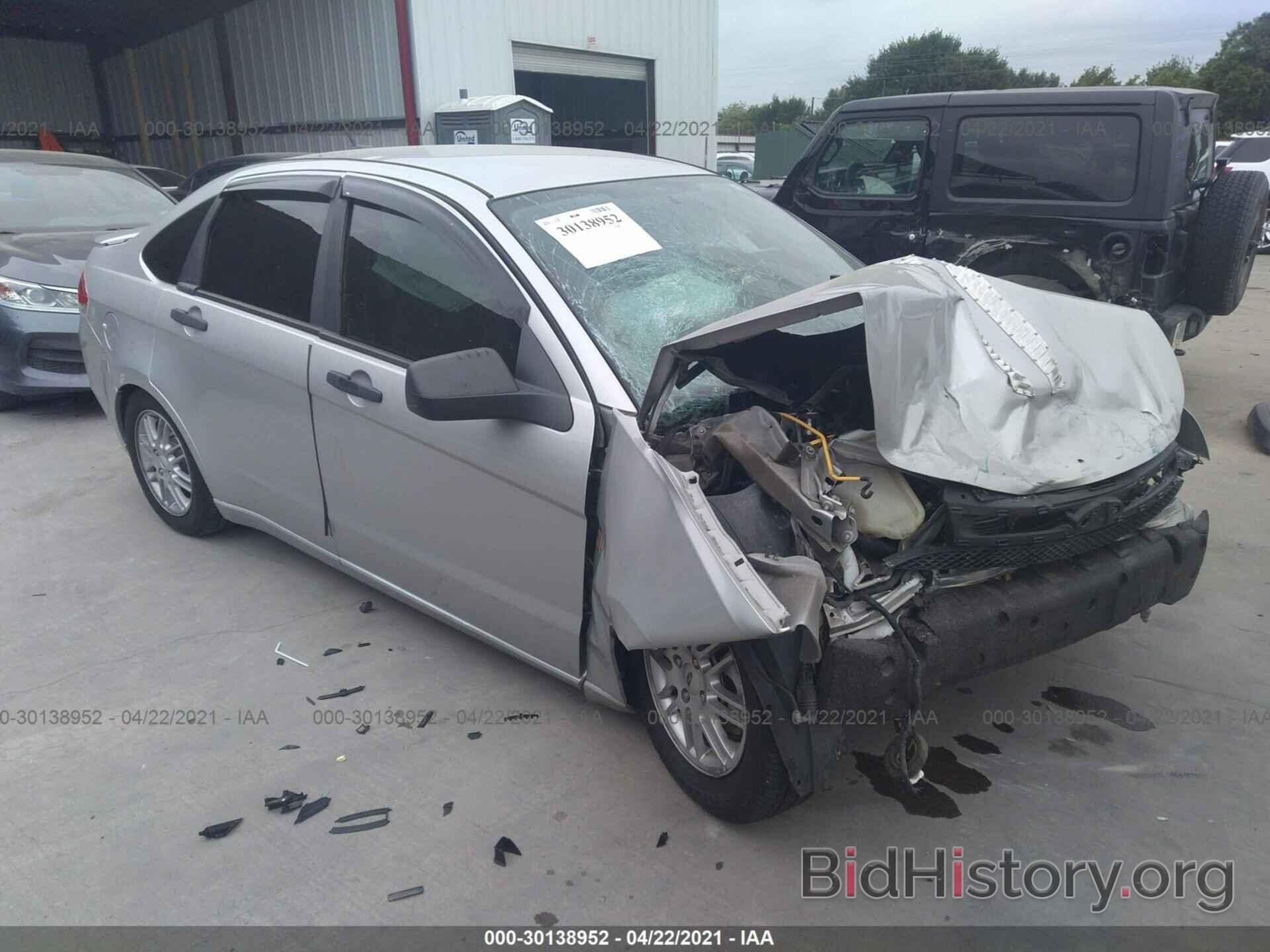 Photo 1FAHP35N99W100733 - FORD FOCUS 2009