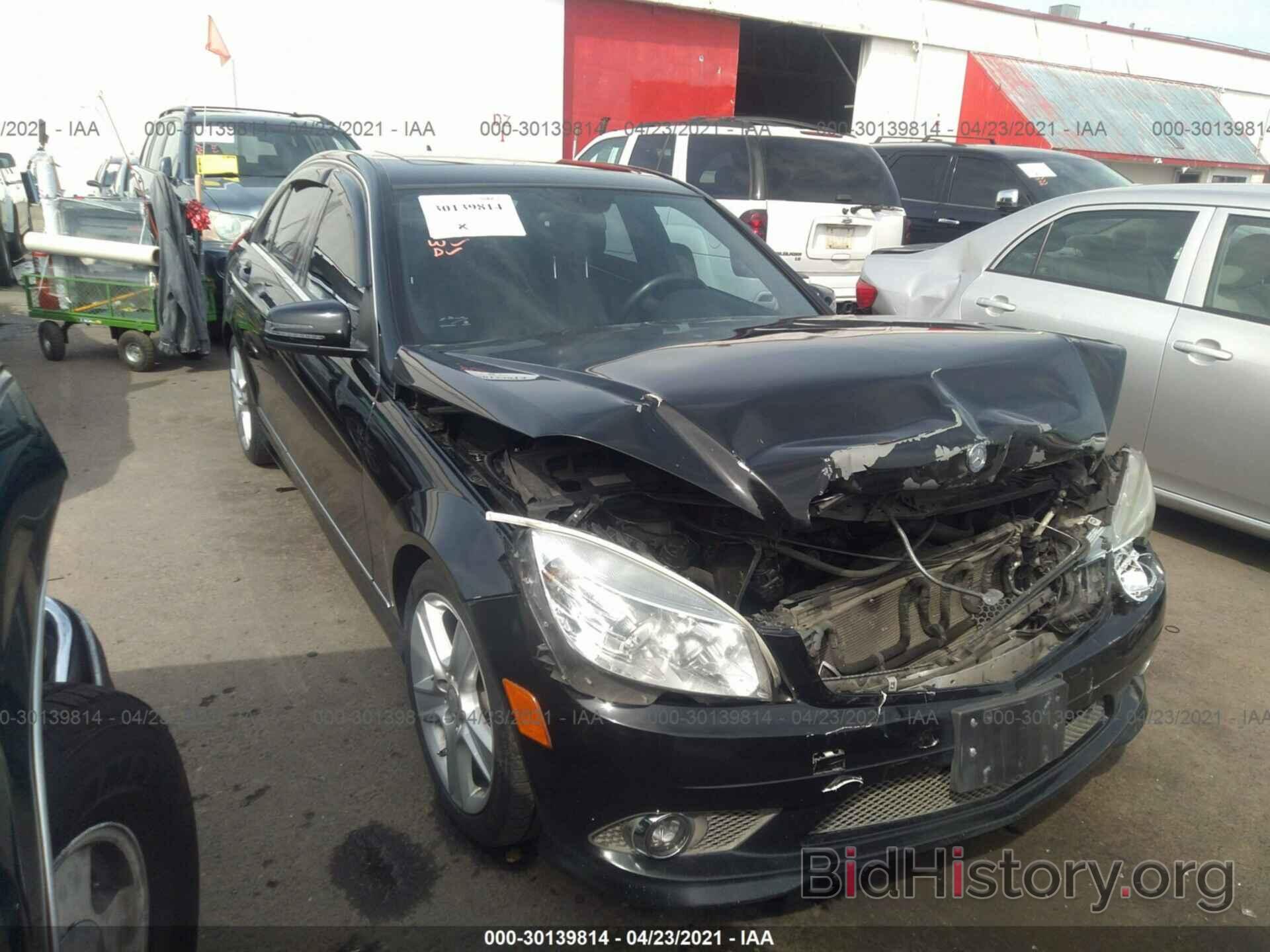 Photo WDDGF8BB7AR124229 - MERCEDES-BENZ C-CLASS 2010