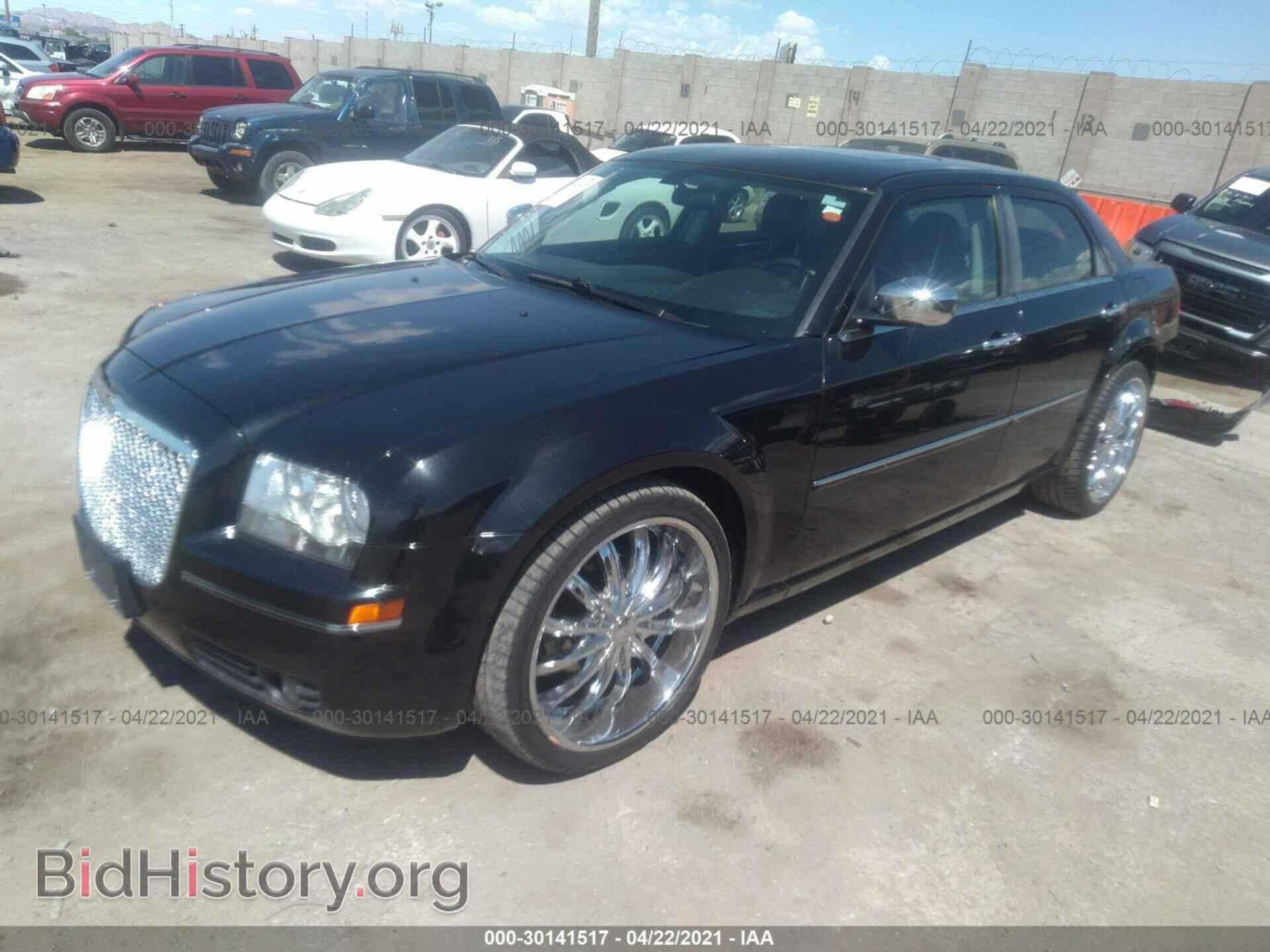 2010 CHRYSLER 300 - VIN: 2C3CA5CV4AH264600 - Фото 2