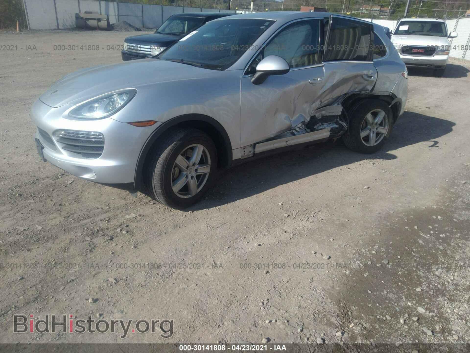 2011 PORSCHE CAYENNE - VIN: WP1AB2A28BLA43317 - Фото 2