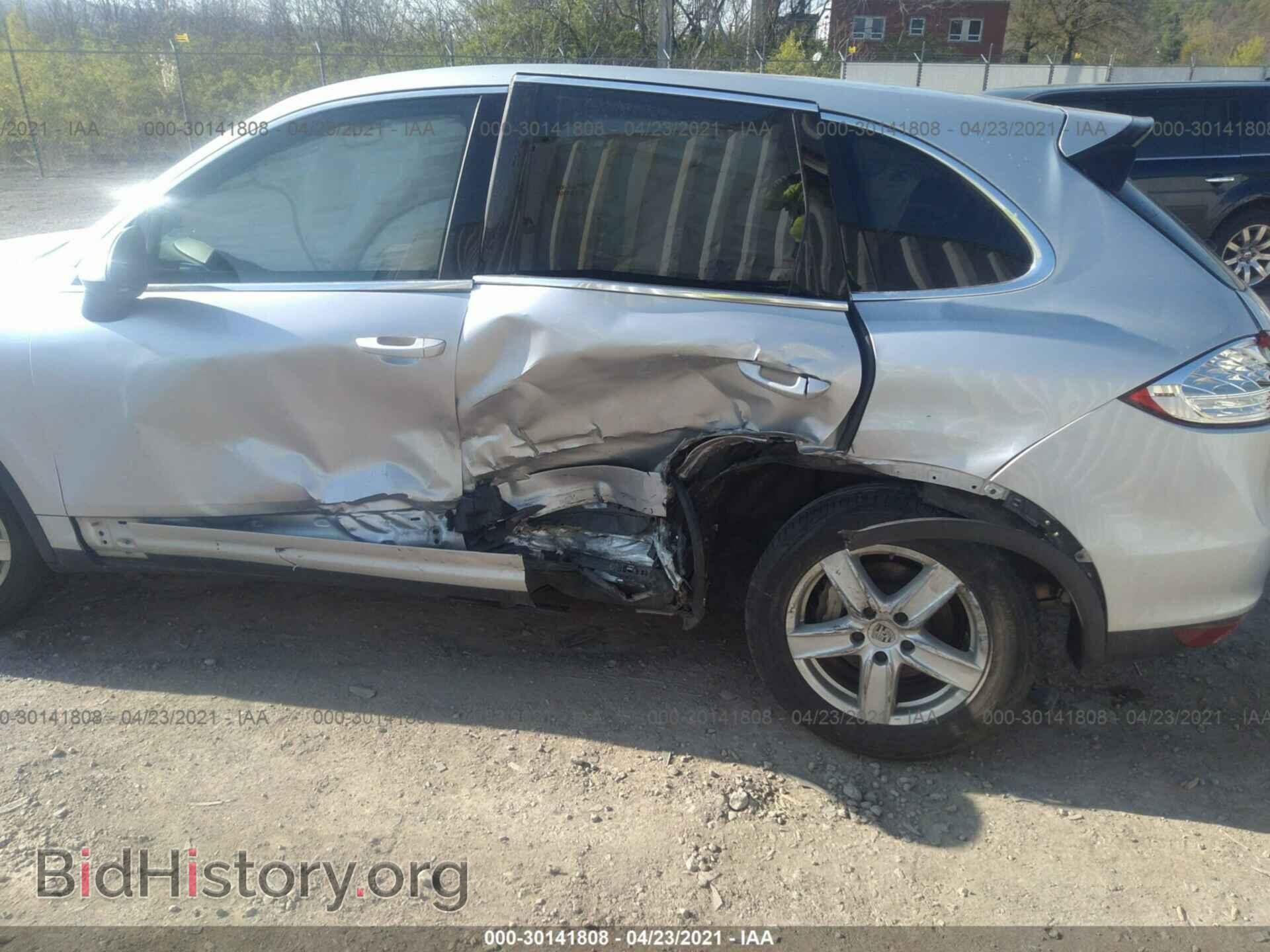 2011 PORSCHE CAYENNE - VIN: WP1AB2A28BLA43317 - Фото 6