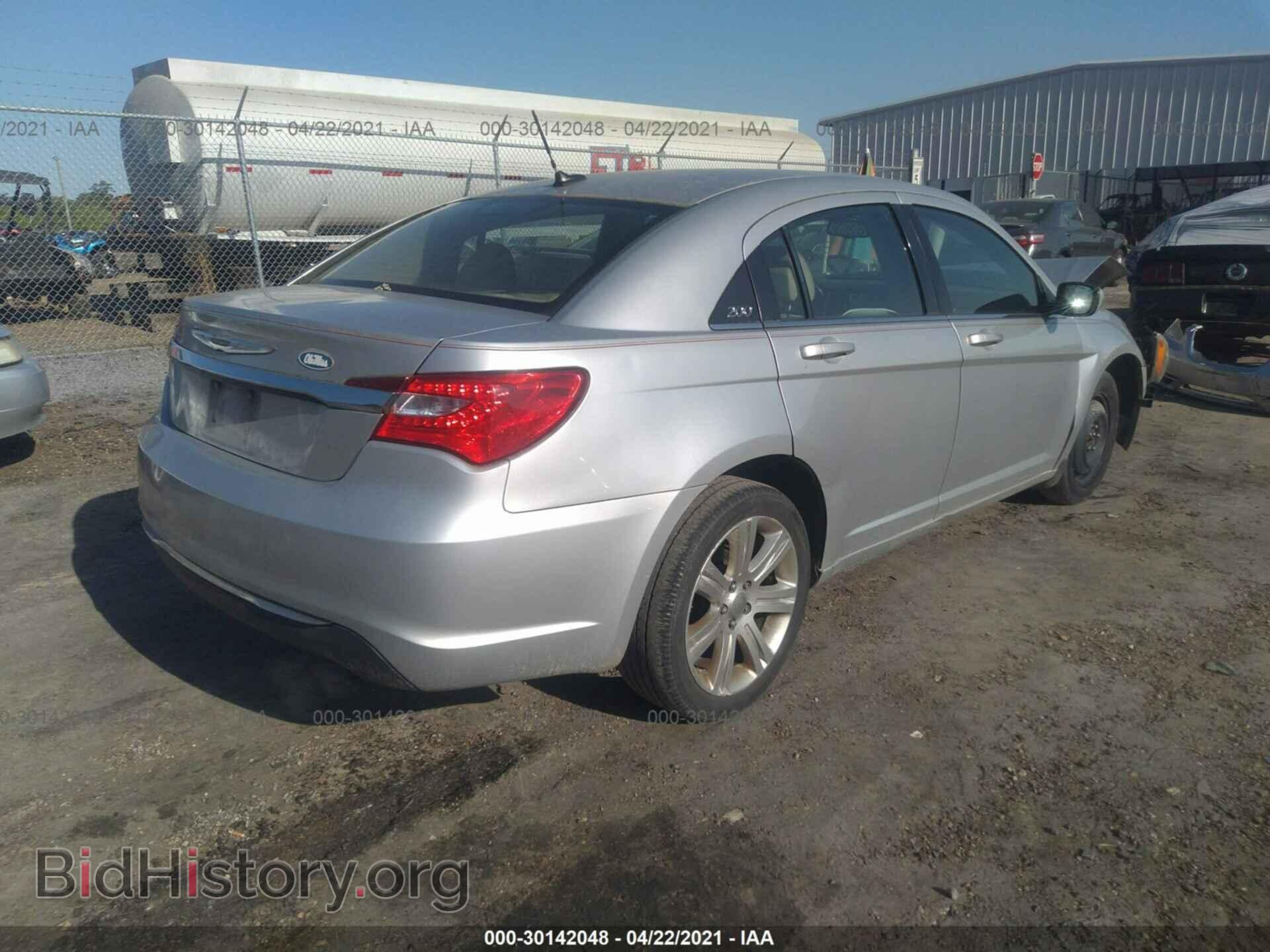 2012 CHRYSLER 200 - VIN: 1C3CCBBB5CN140328 - Фото 4