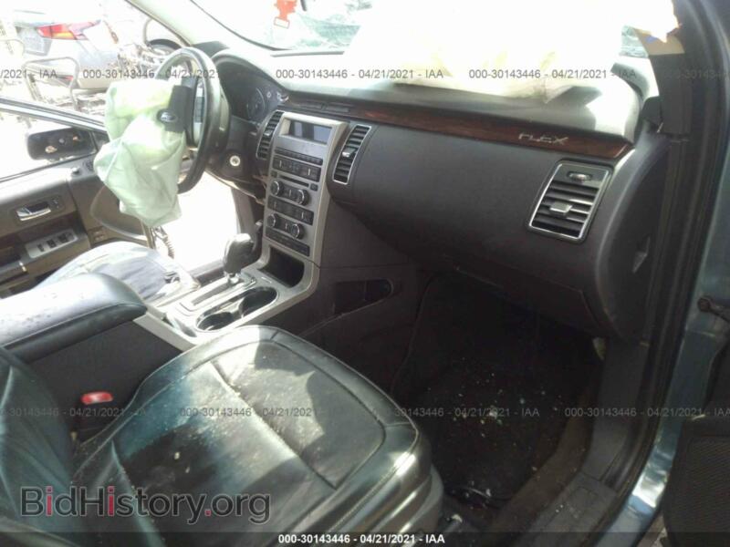 2010 Ford FLEX (VIN 2FMGK5CC7ABA39255) — photo 5 of 11