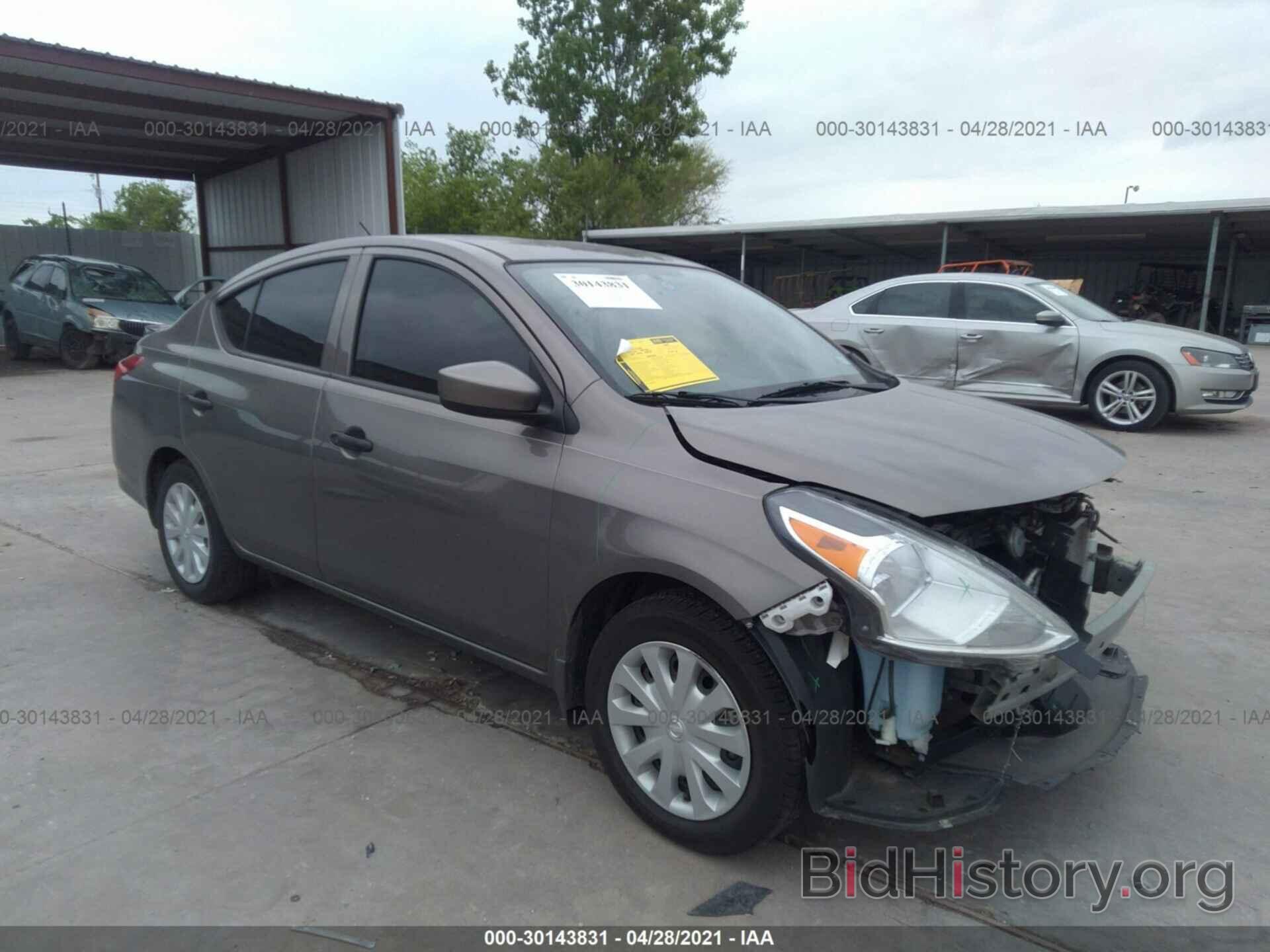 Photo 3N1CN7AP4HL904132 - NISSAN VERSA SEDAN 2017