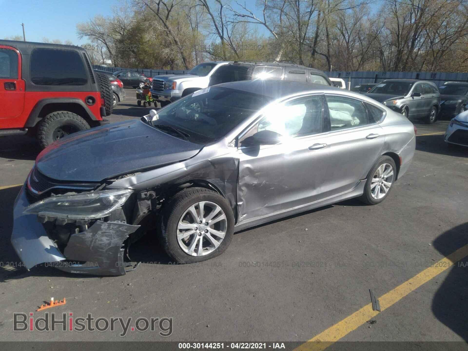 2015 CHRYSLER 200 - VIN: 1C3CCCAB9FN701867 - Фото 2
