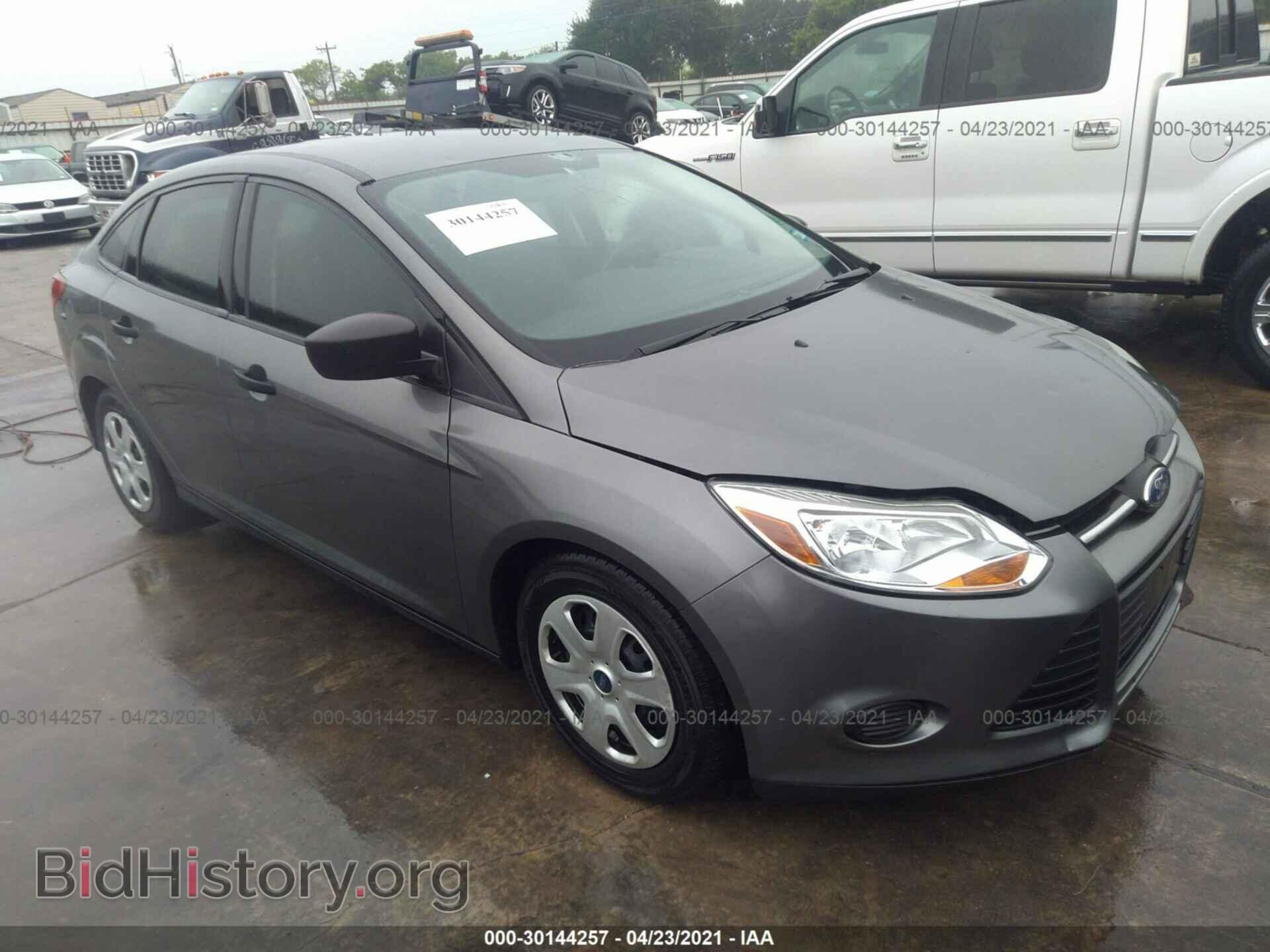 Photo 1FAHP3E24CL320425 - FORD FOCUS 2012
