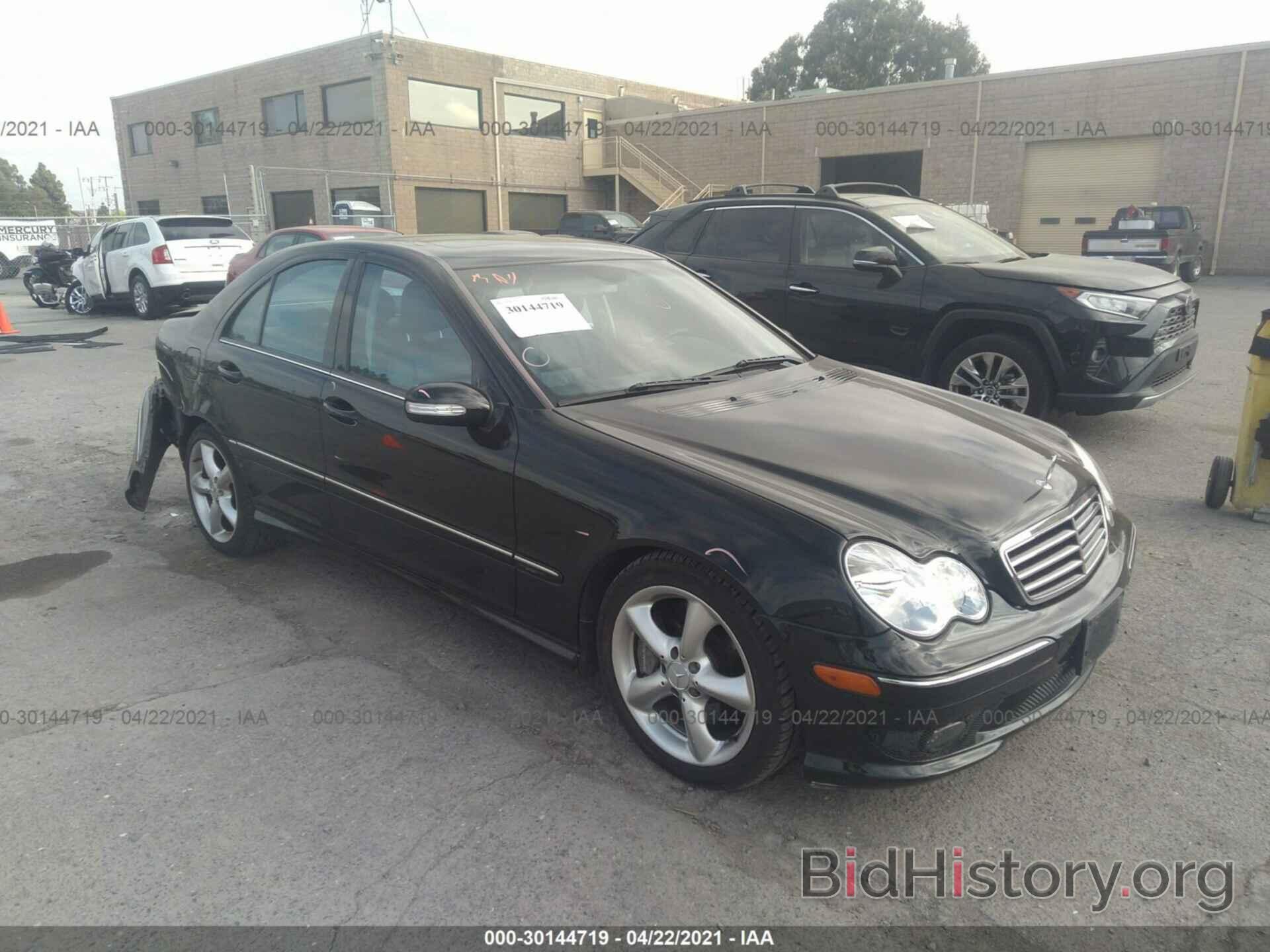 Photo WDBRF52H86A875446 - MERCEDES-BENZ C-CLASS 2006