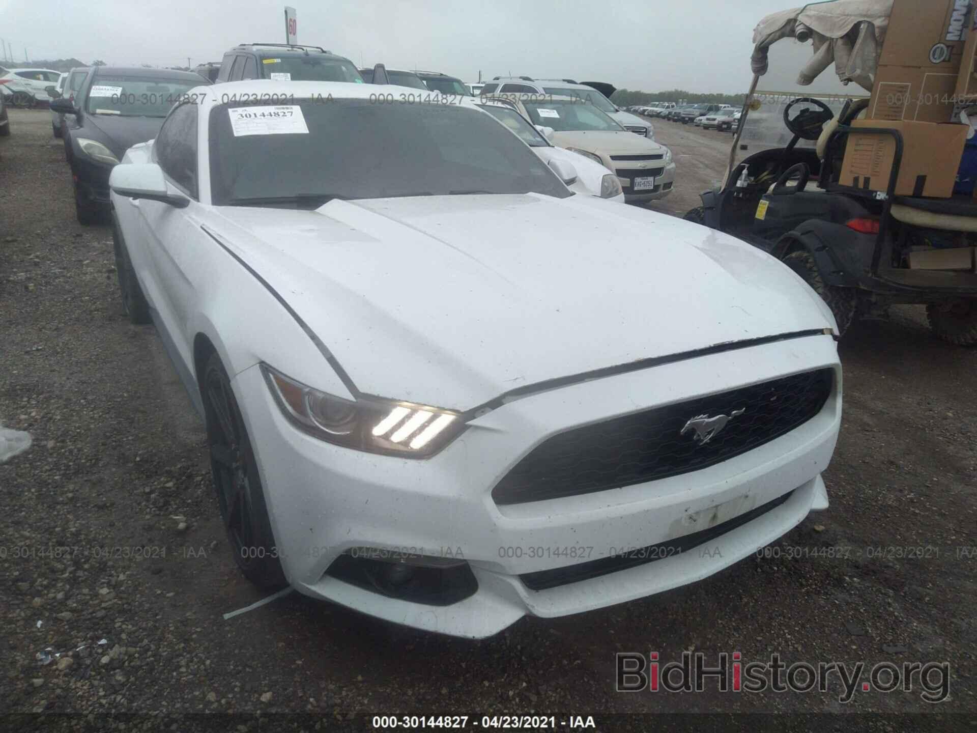 Photo 1FA6P8AM5F5322284 - FORD MUSTANG 2015