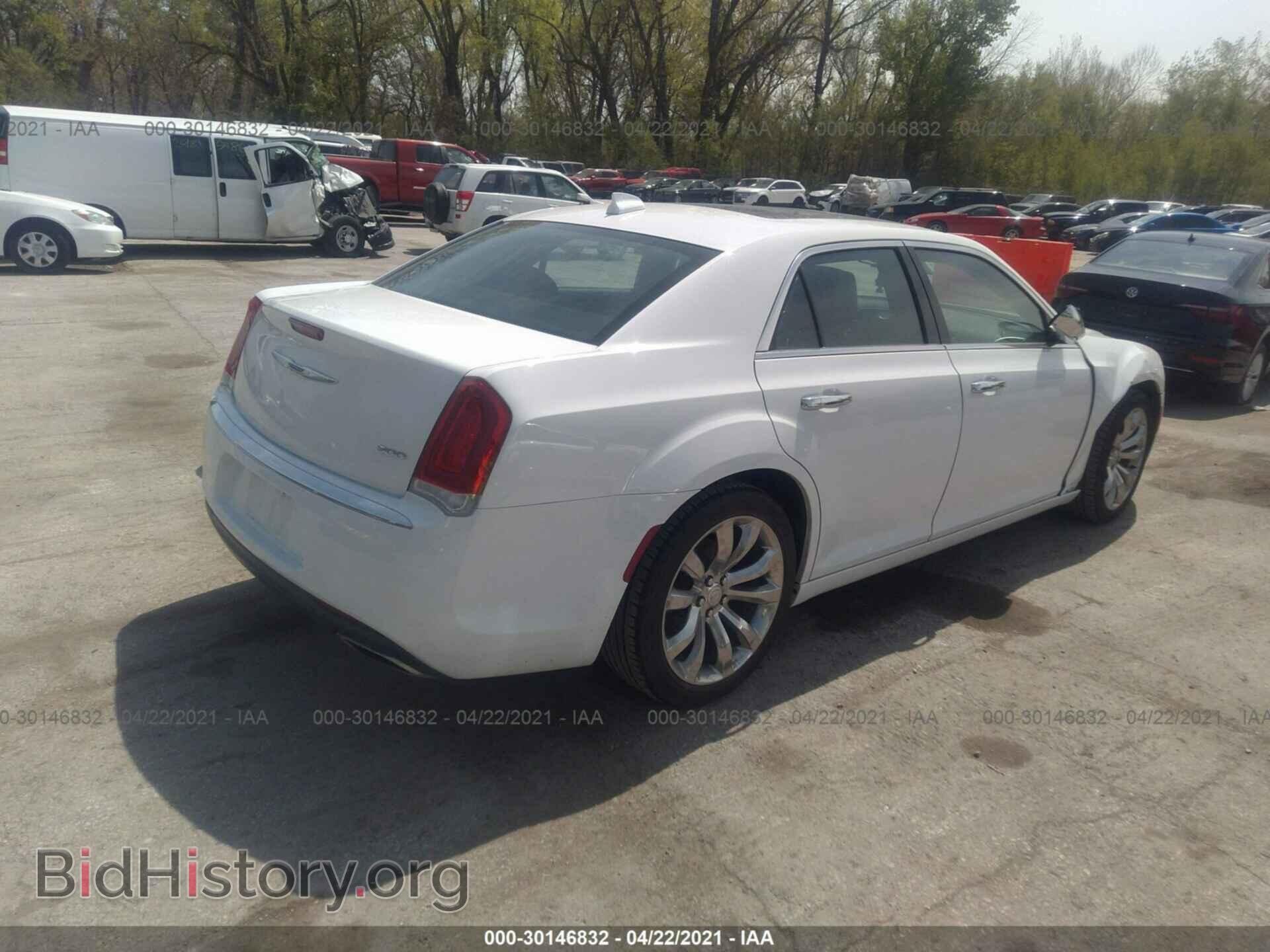 2020 CHRYSLER 300 - VIN: 2C3CCAEG0LH145804 - Фото 4