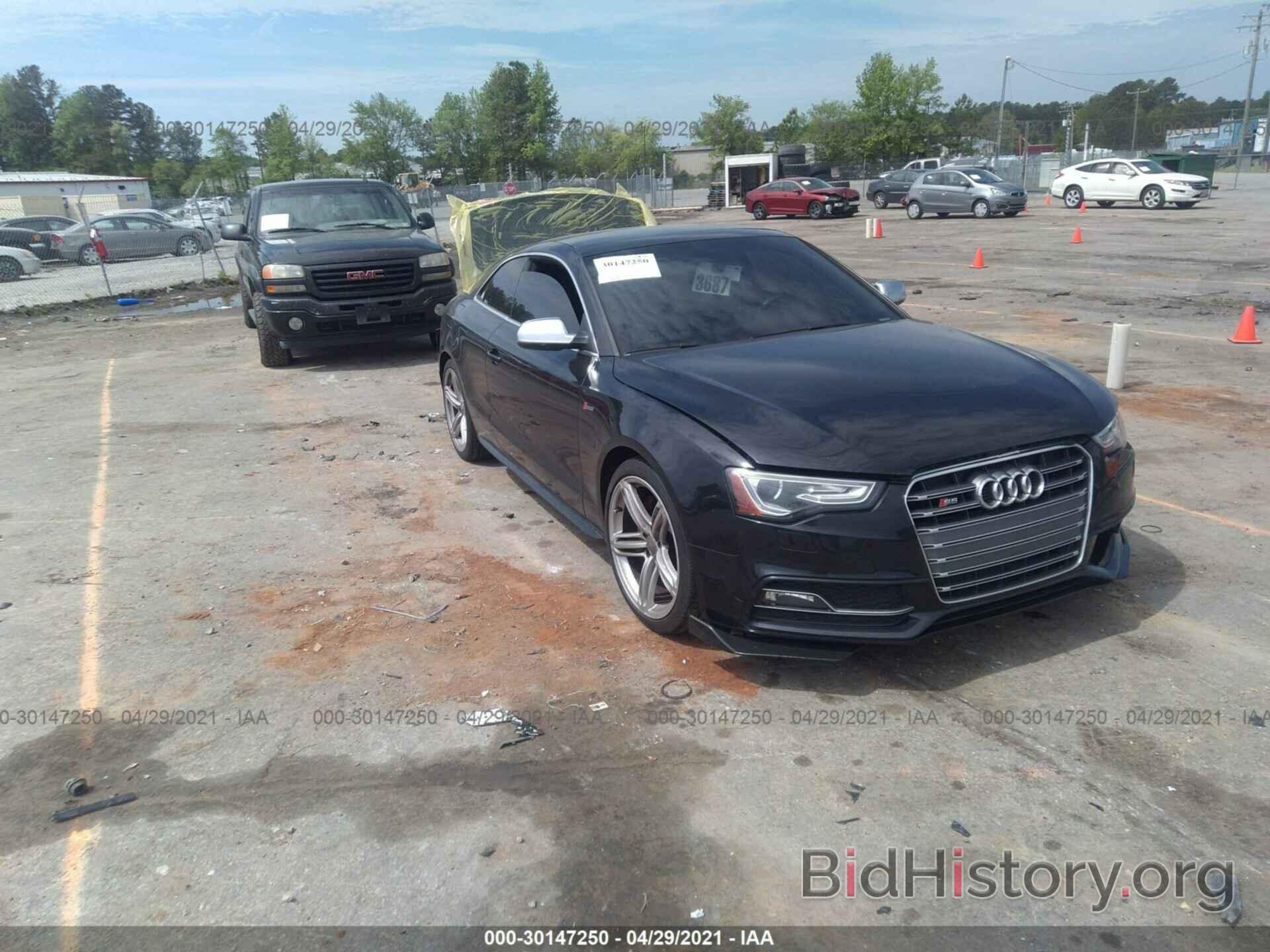 Photo WAUCGAFR3DA067404 - AUDI S5 2013