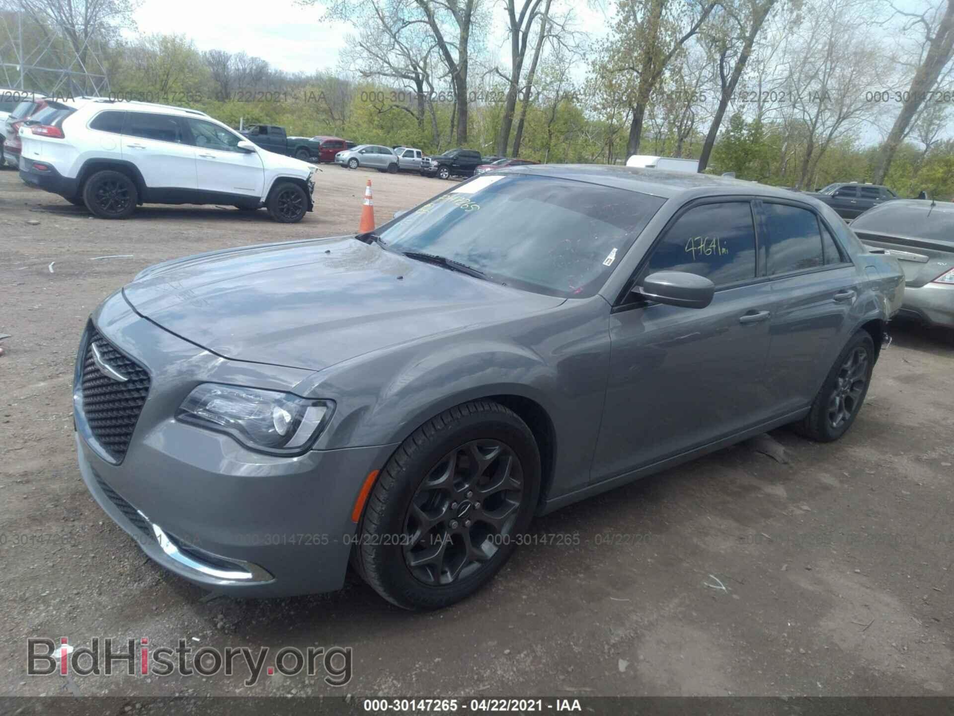 2017 CHRYSLER 300 - VIN: 2C3CCAGG2HH648321 - Photo 2