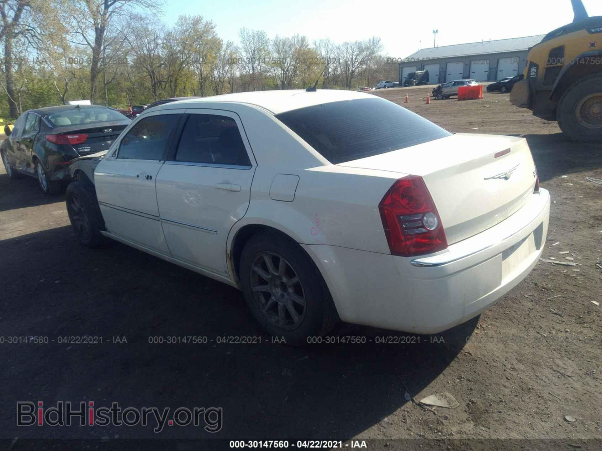 2008 CHRYSLER 300 - VIN: 2C3KA33G48H294630 - Фото 3