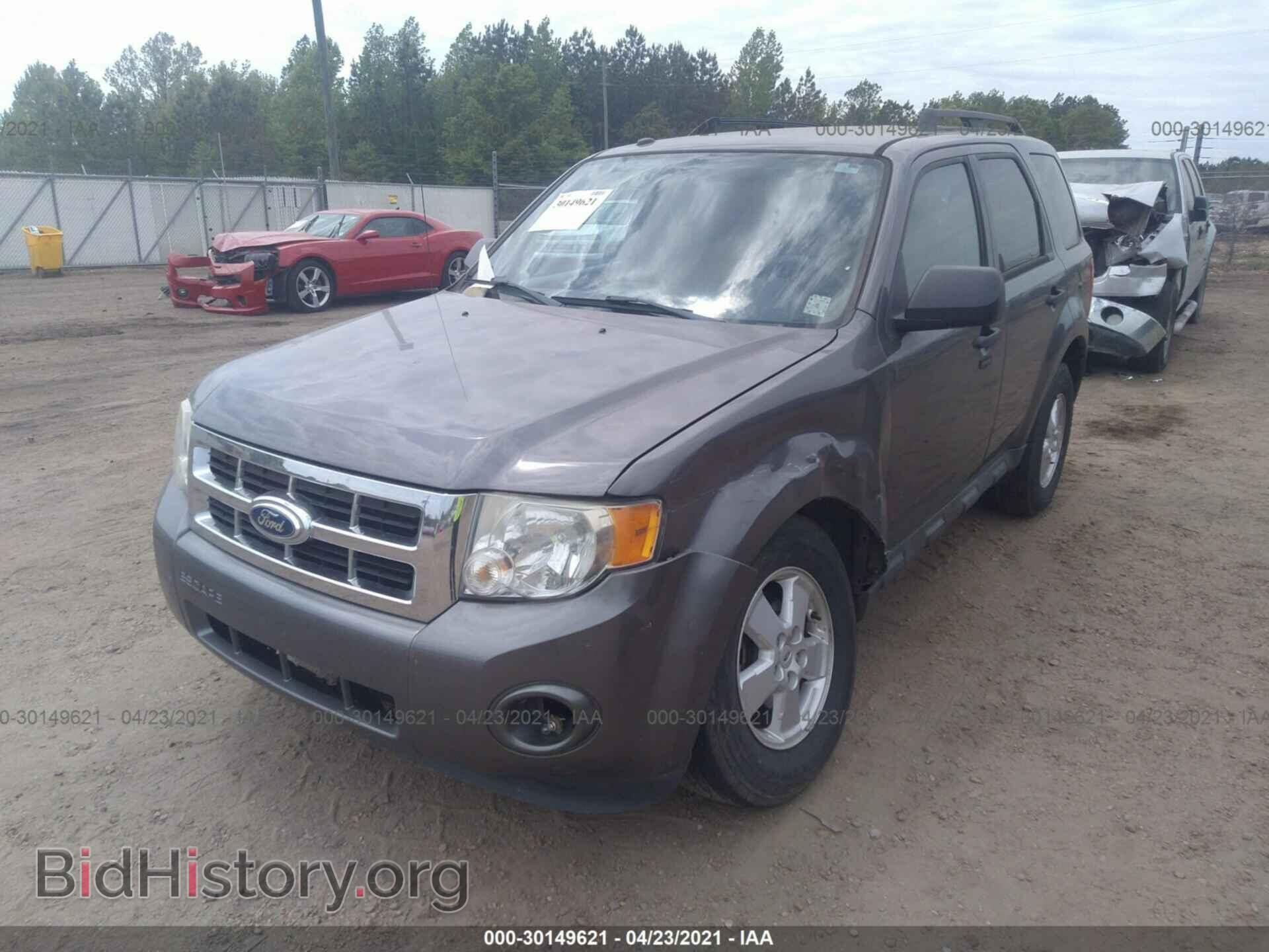 2011 FORD ESCAPE - VIN: 1FMCU0D71BKB35046 - Фото 2