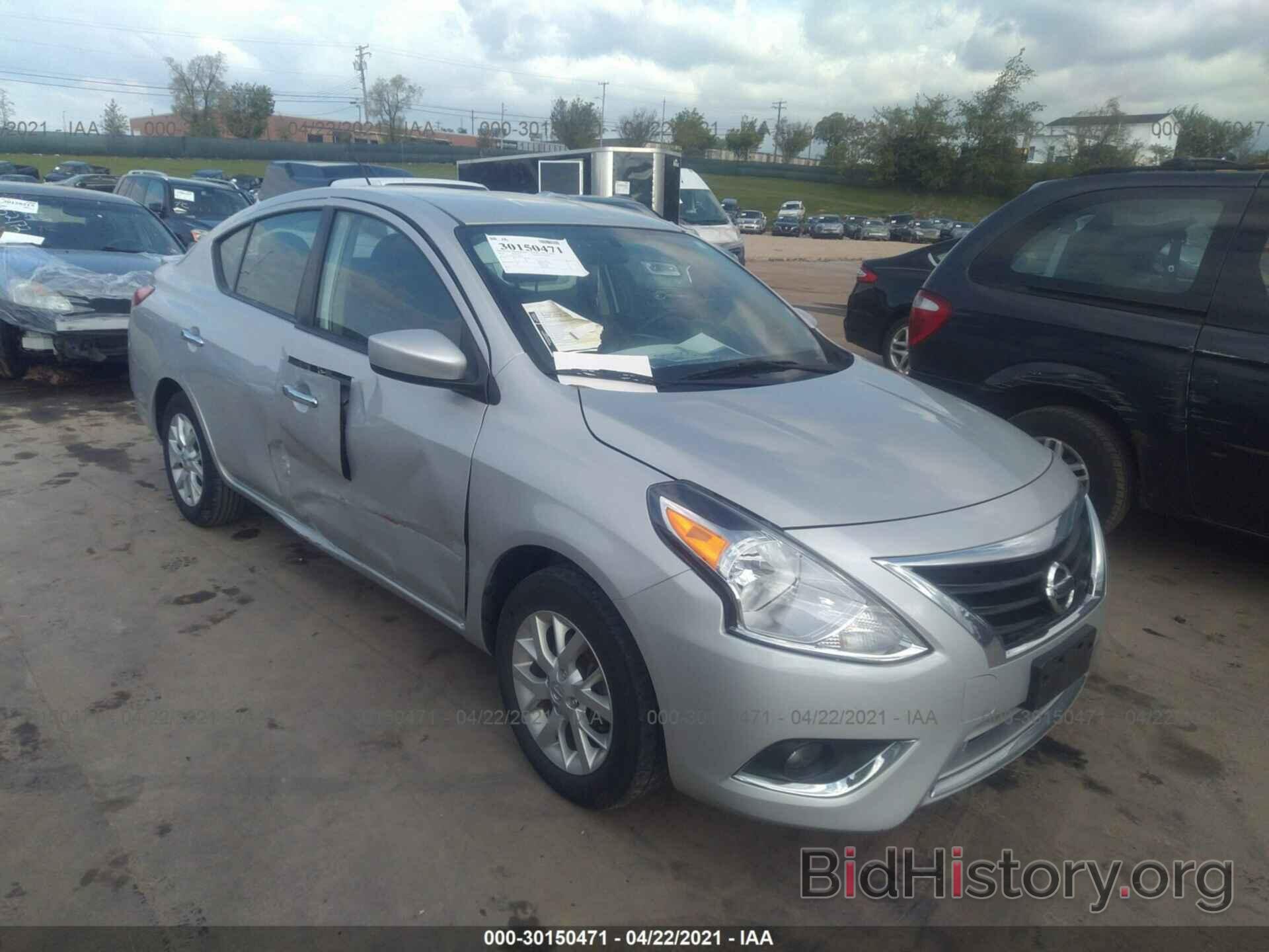 Photo 3N1CN7AP0JL869076 - NISSAN VERSA SEDAN 2018