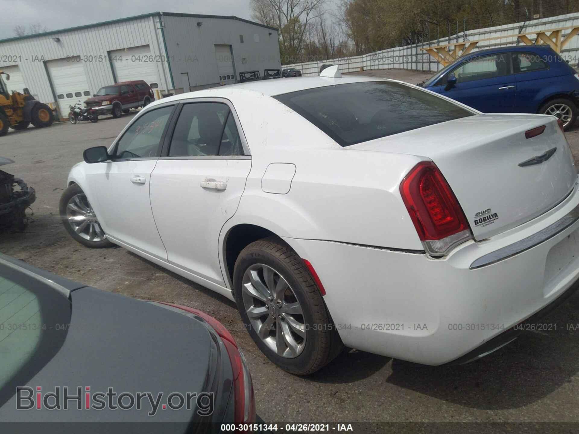 2015 CHRYSLER 300 - VIN: 2C3CCARG5FH756992 - Фото 3