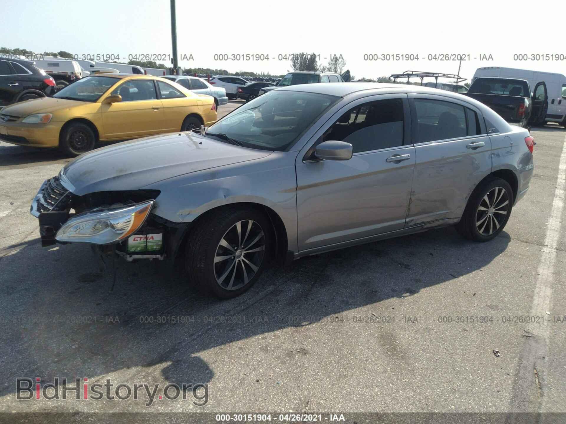 2013 CHRYSLER 200 - VIN: 1C3CCBBG6DN720510 - Фото 2
