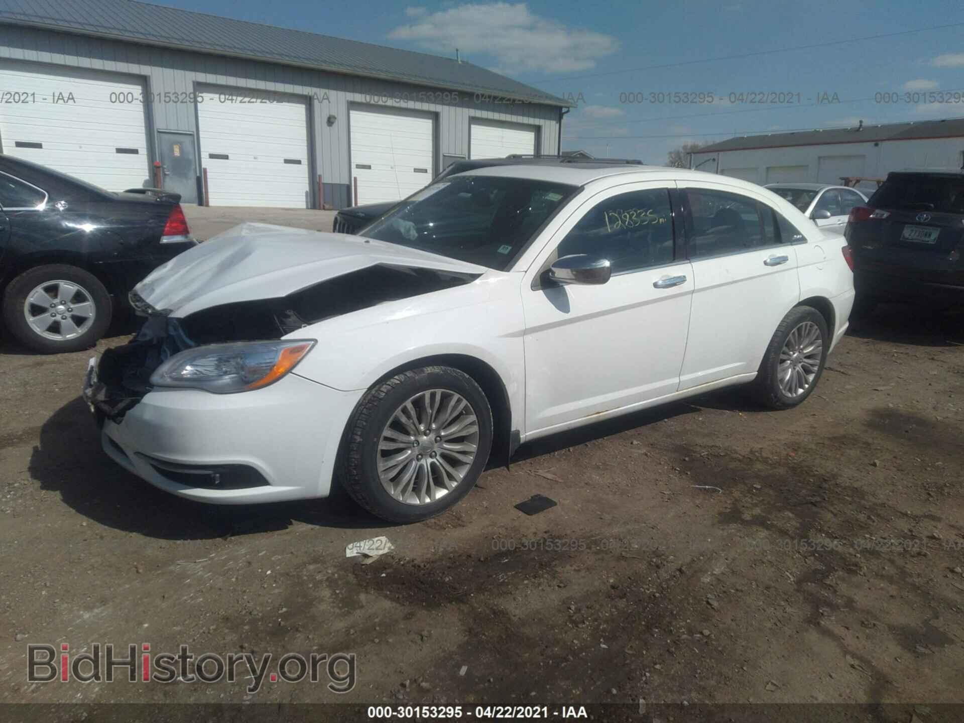 2012 CHRYSLER 200 - VIN: 1C3CCBCG3CN189585 - Фото 2