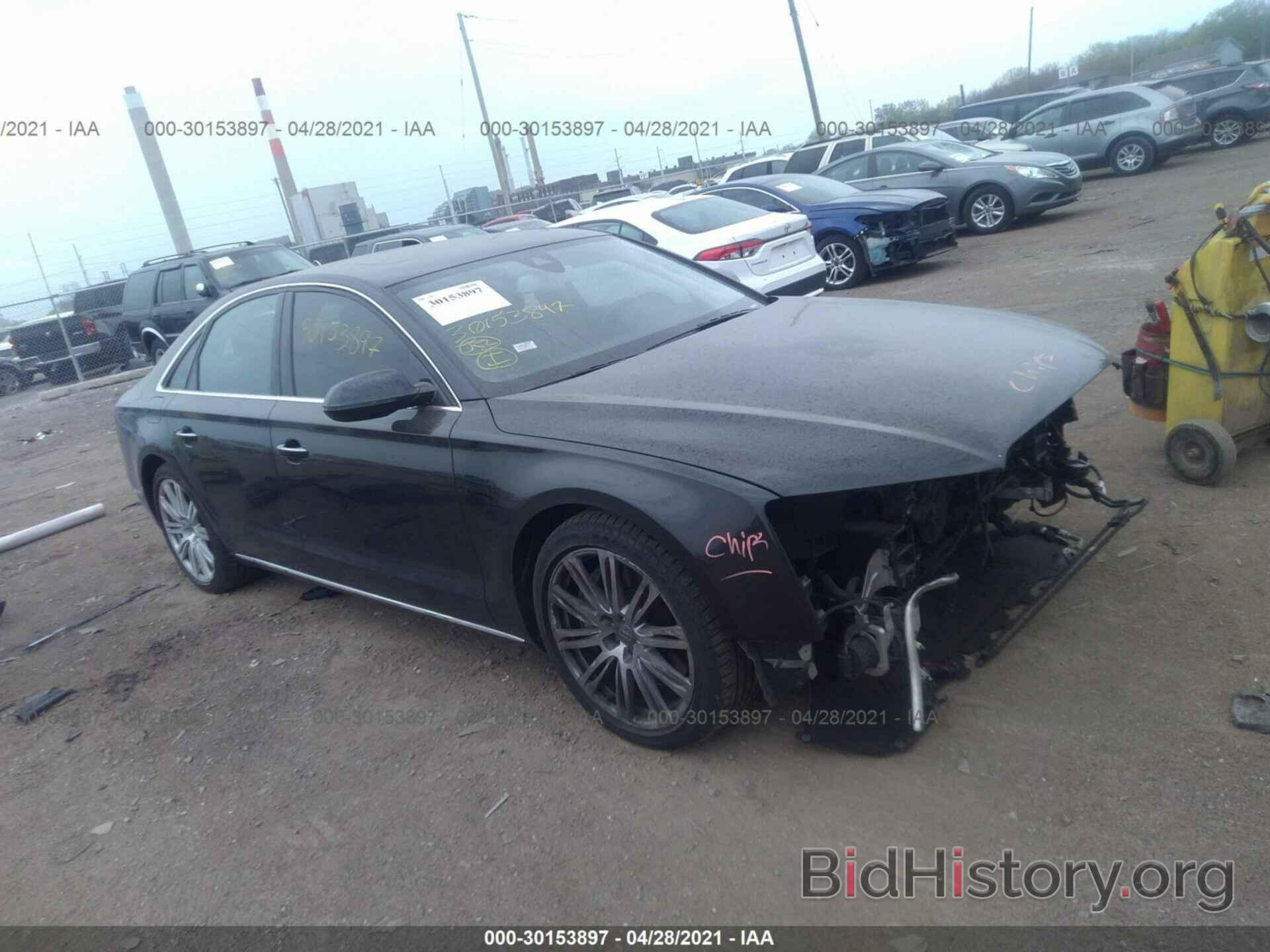 Photo WAUAVAFD3CN017529 - AUDI A8 2012