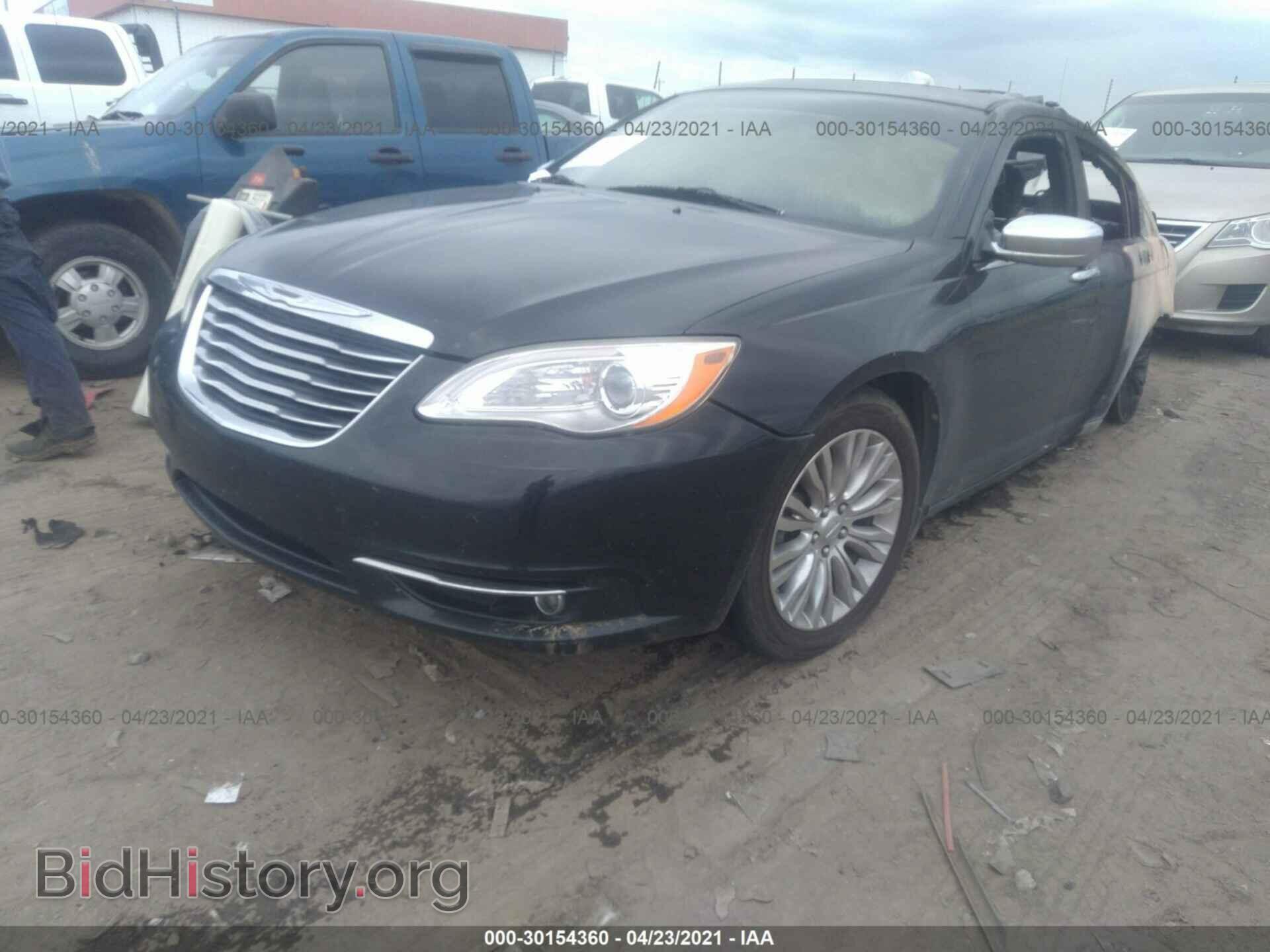 2011 CHRYSLER 200 - VIN: 1C3BC2FG1BN575492 - Фото 2