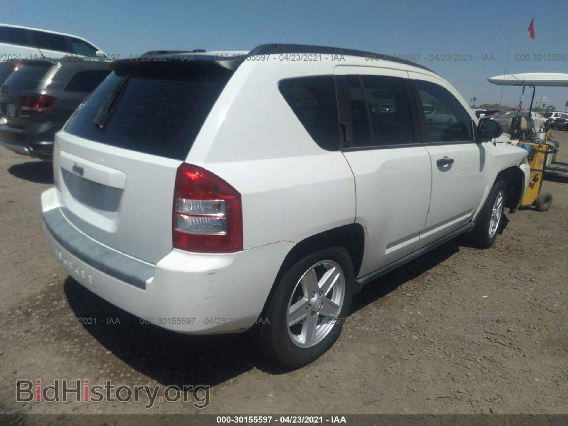 2007 JEEP COMPASS - VIN: 1J8FF47W27D133266 - Фото 4