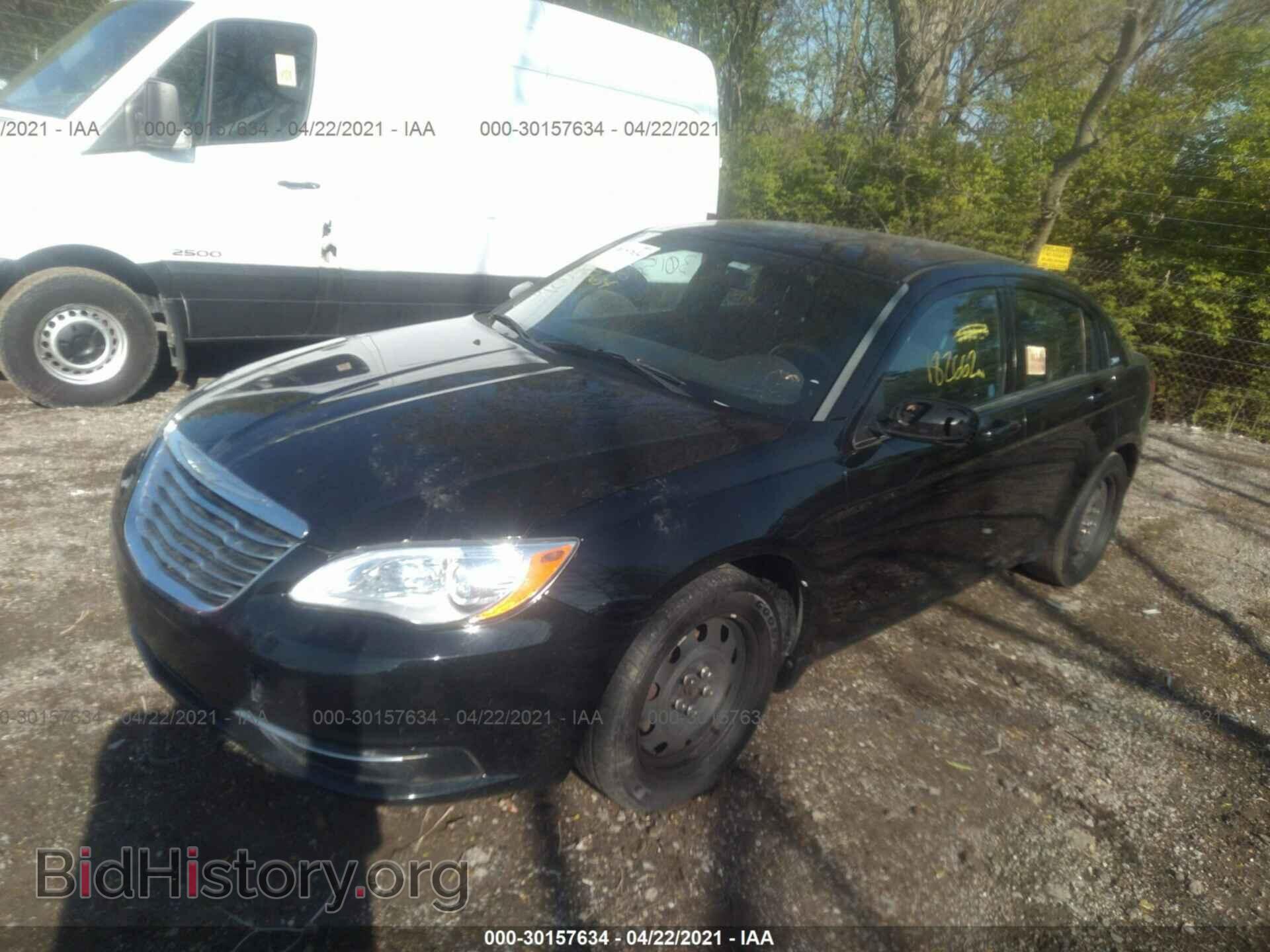 2013 CHRYSLER 200 - VIN: 1C3CCBAB2DN560440 - Фото 2
