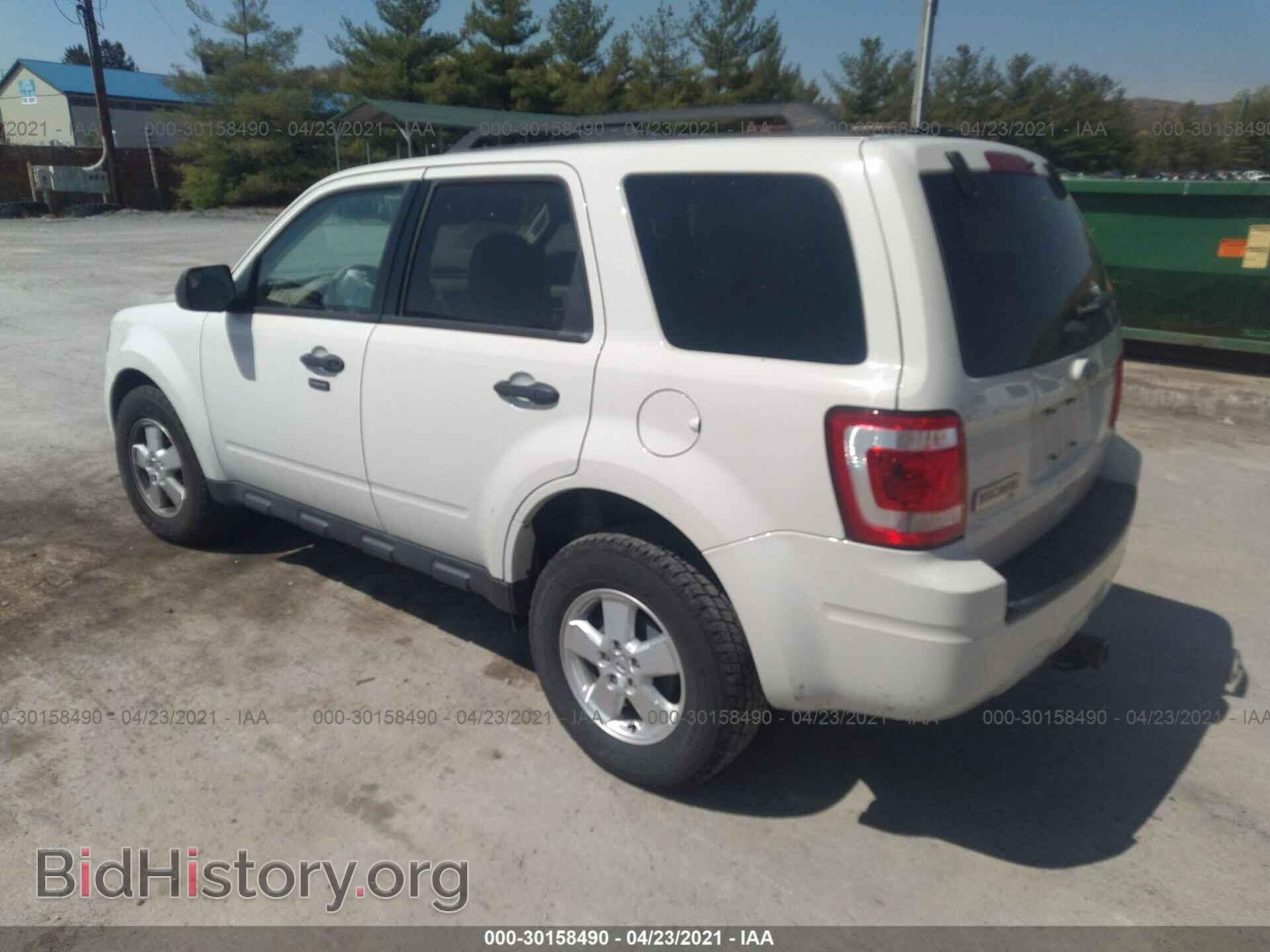 2011 FORD ESCAPE - VIN: 1FMCU0D78BKB44097 - Фото 3