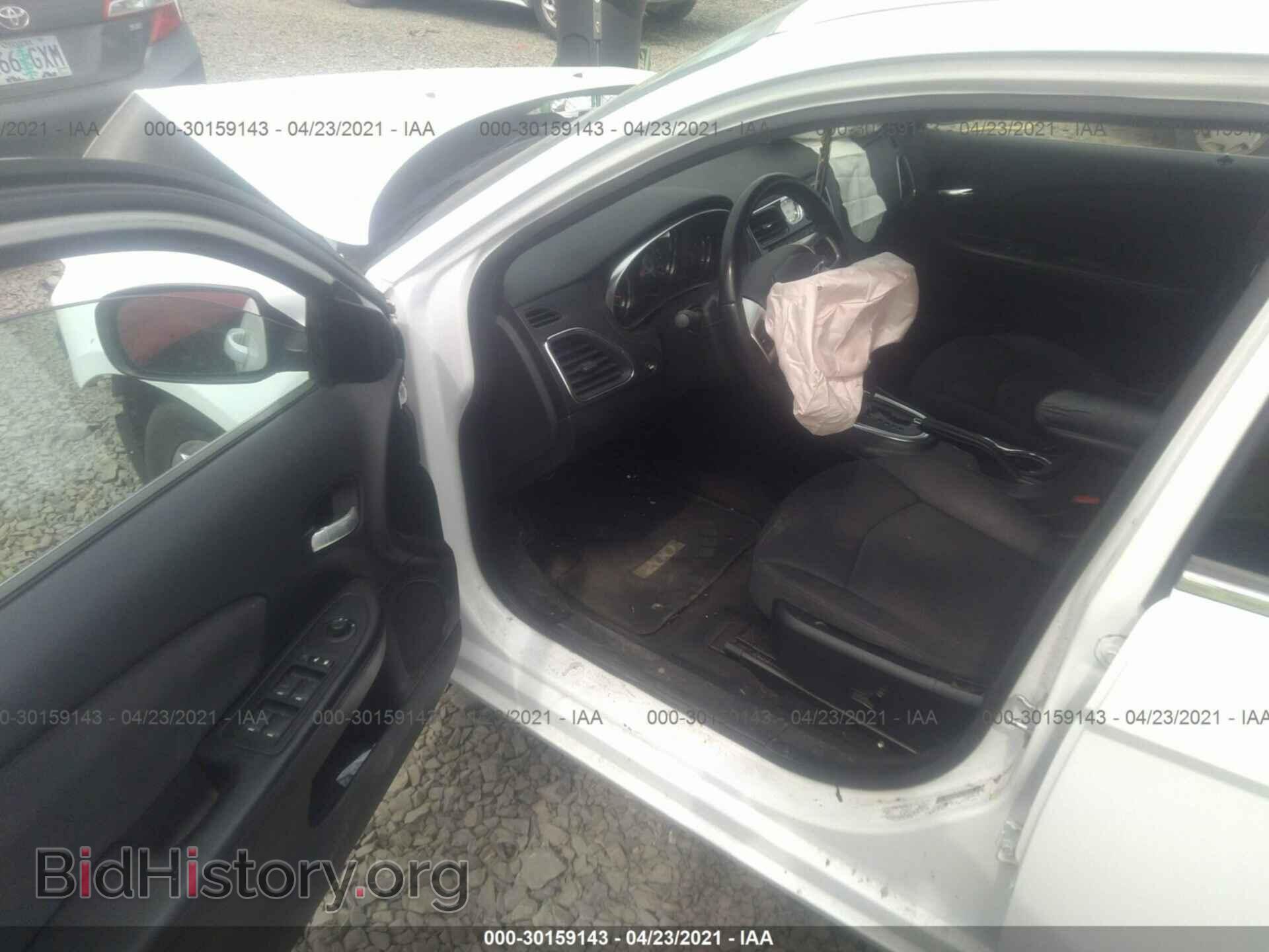 2013 CHRYSLER 200 - VIN: 1C3CCBBG6DN533803 - Фото 5