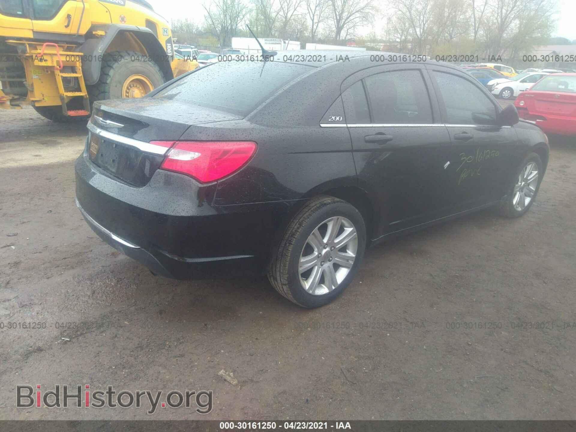 2011 CHRYSLER 200 - VIN: 1C3BC1FB2BN615805 - Photo 4