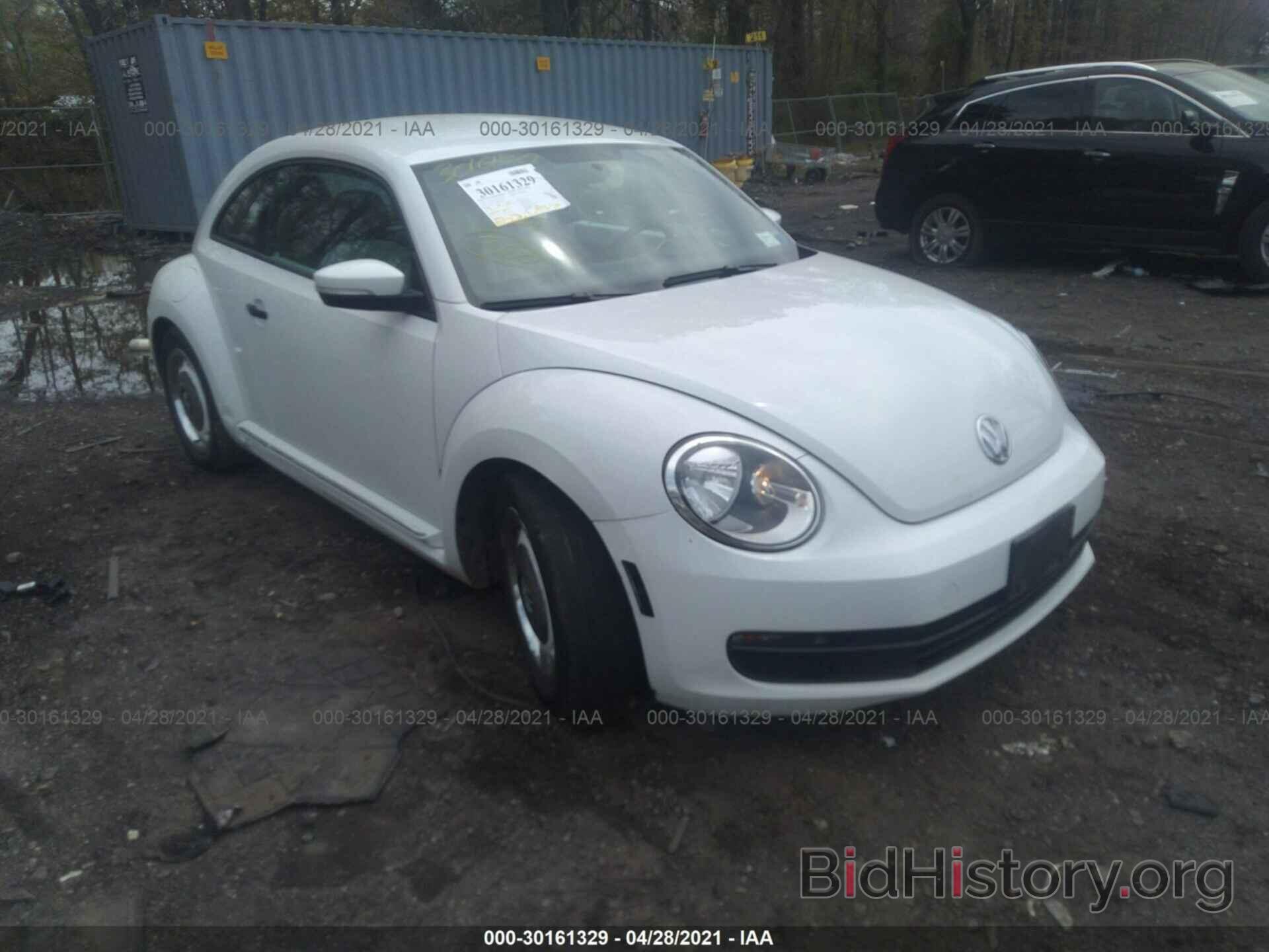 Photo 3VWF17AT2FM656583 - VOLKSWAGEN BEETLE COUPE 2015