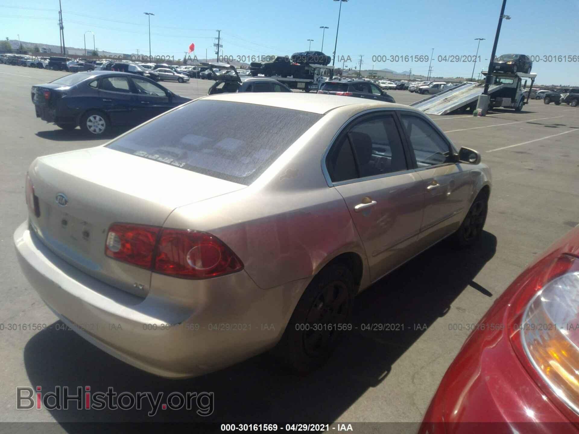 2006 KIA OPTIMA - VIN: KNAGE123465041592 - Фото 4