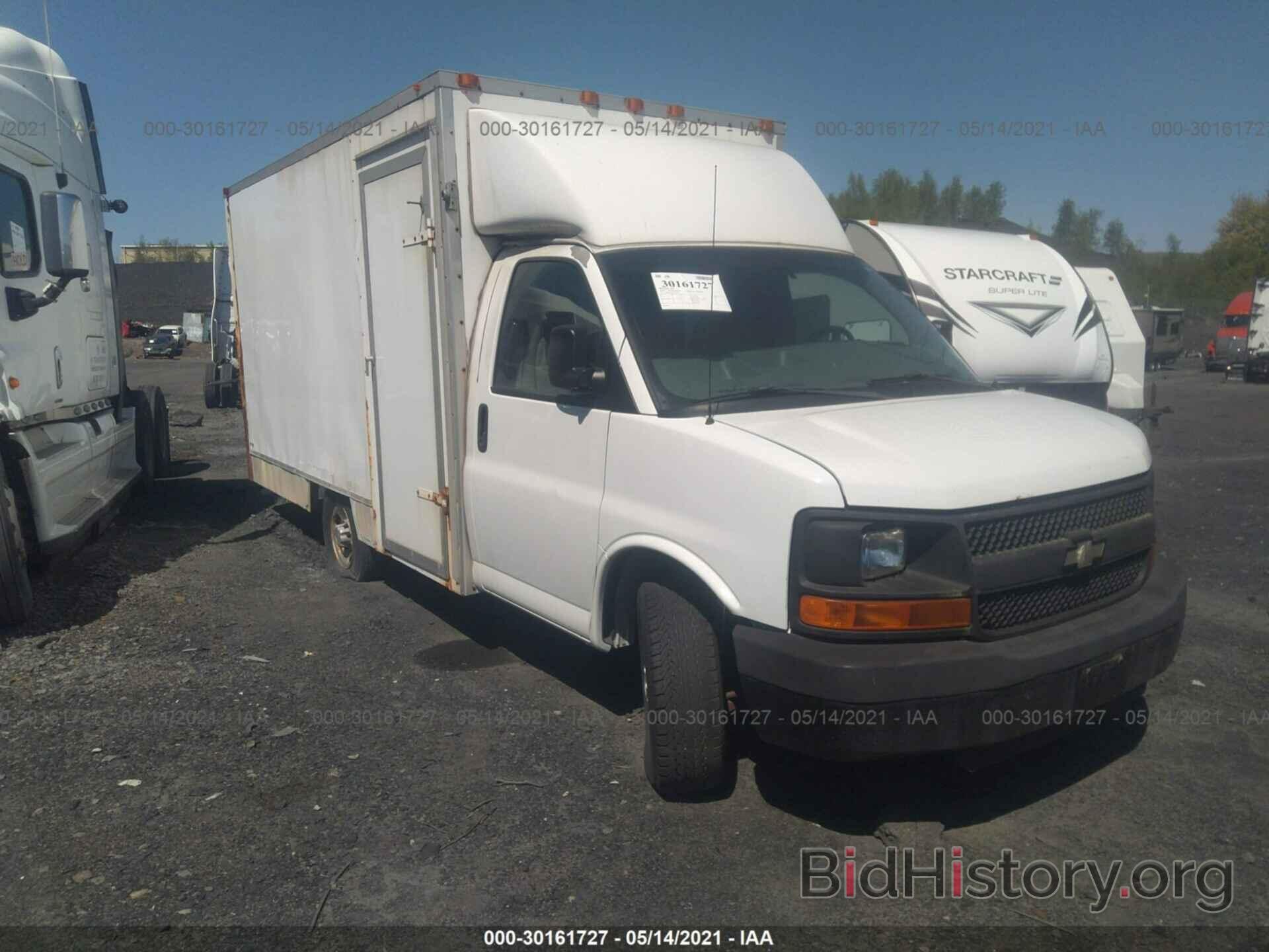 Photo 1GBHG31K591102096 - CHEVROLET EXPRESS COMMERCIAL 2009