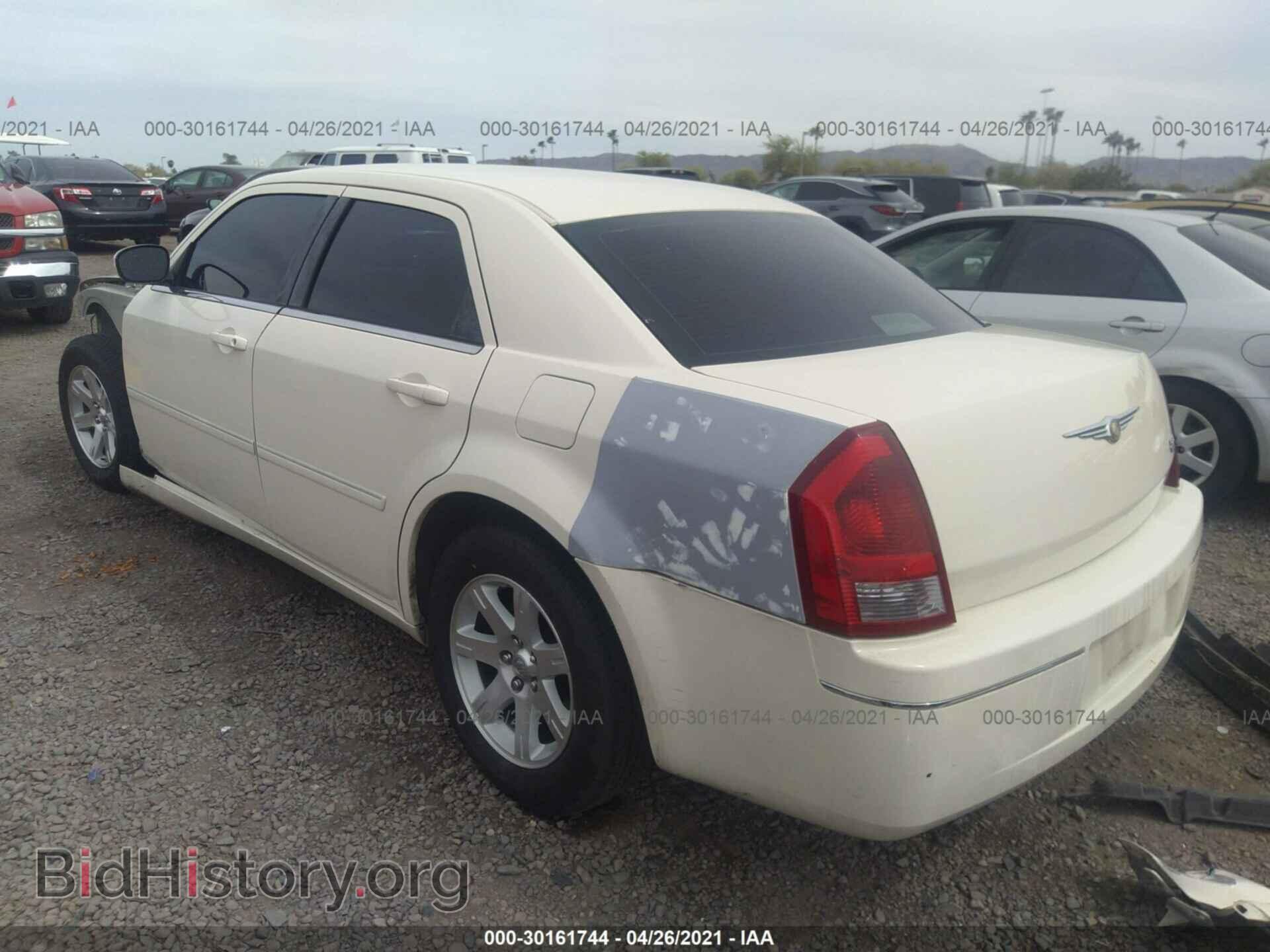 2006 CHRYSLER 300 - VIN: 2C3KA53G36H384666 - Фото 3