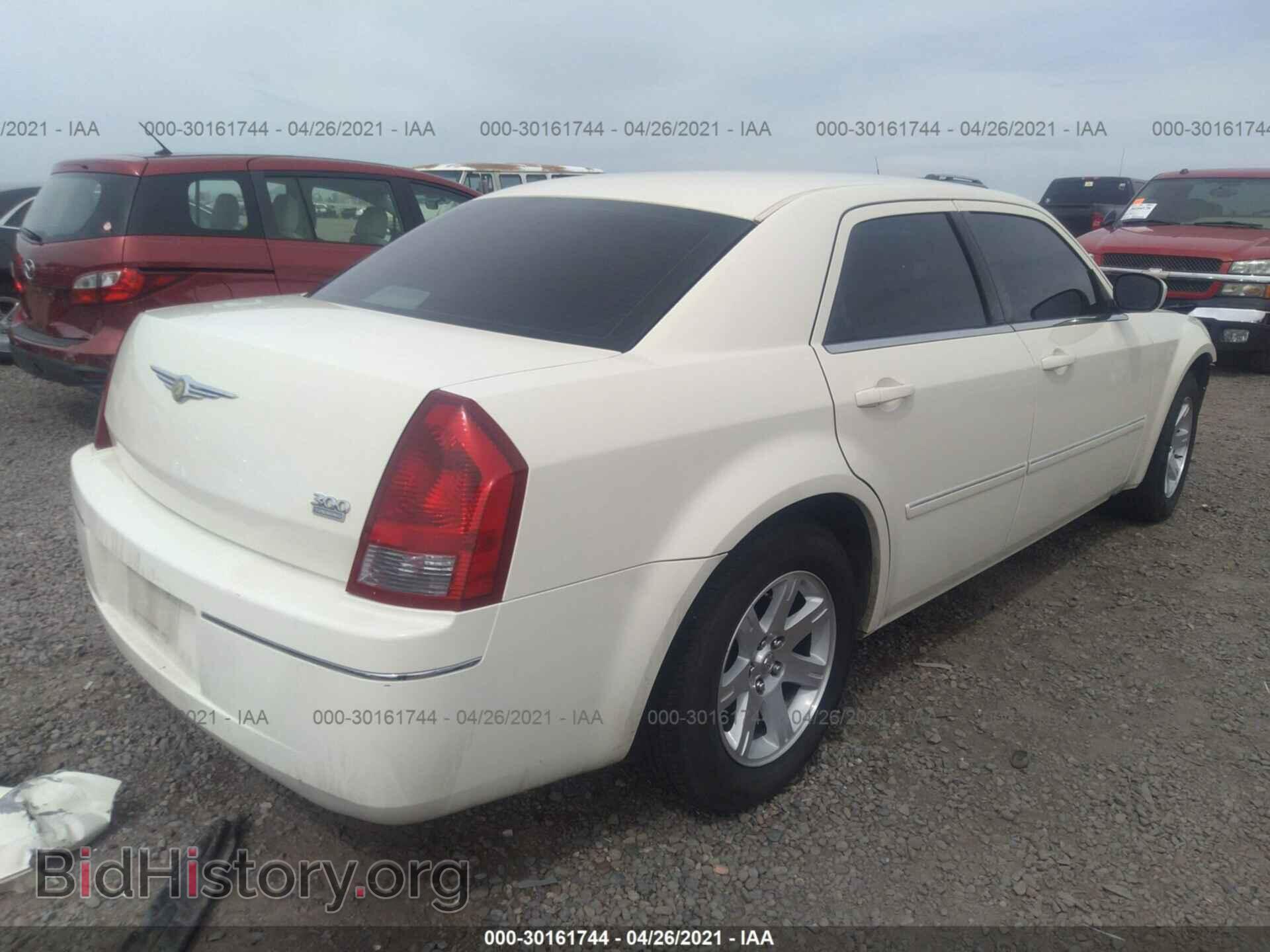 2006 CHRYSLER 300 - VIN: 2C3KA53G36H384666 - Фото 4