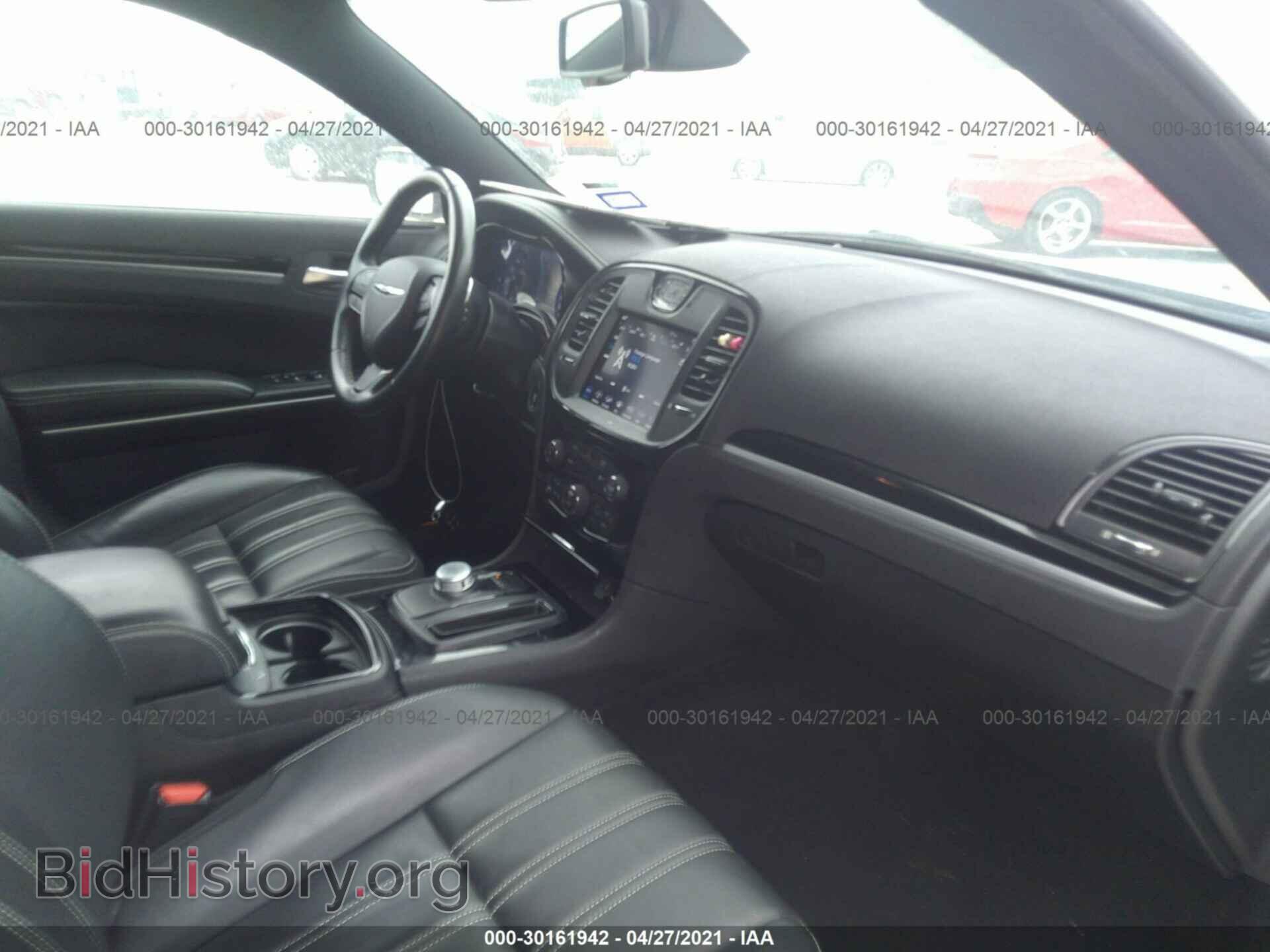 2019 CHRYSLER 300 - VIN: 2C3CCABG8KH708164 - Фото 5