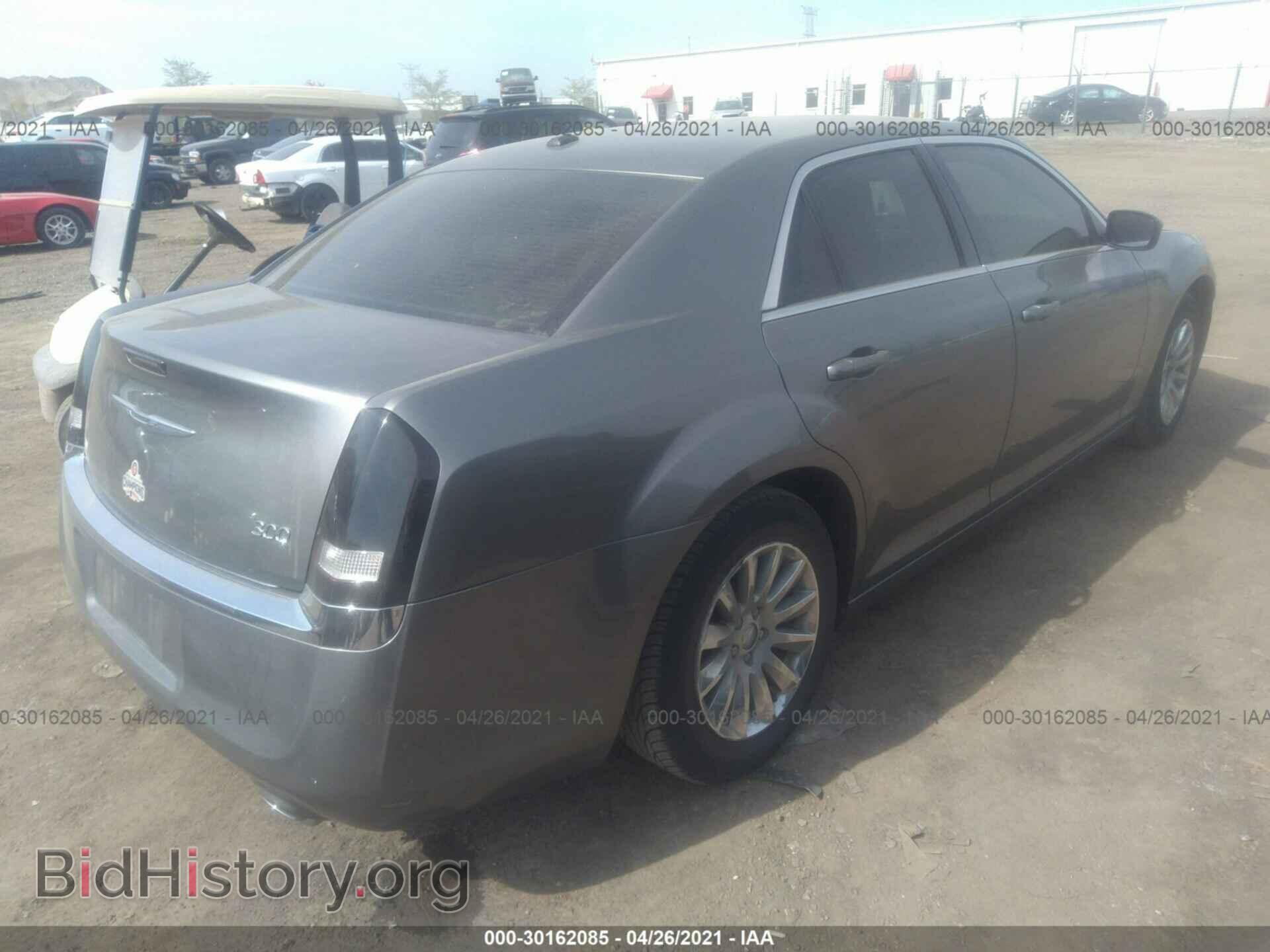 2012 CHRYSLER 300 - VIN: 2C3CCAAG9CH173381 - Фото 4