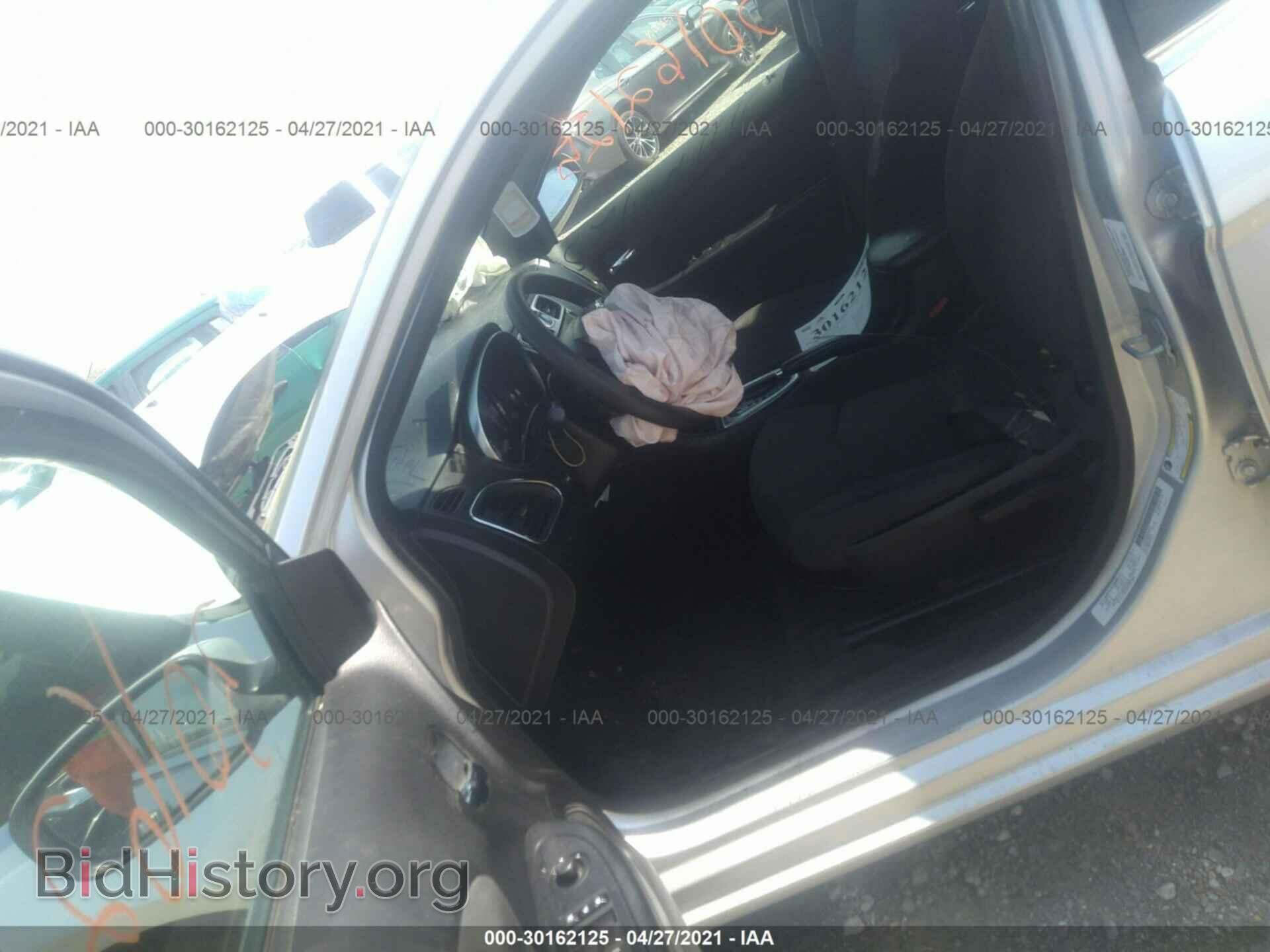 2012 CHRYSLER 200 - VIN: 1C3CCBAB3CN246679 - Фото 5
