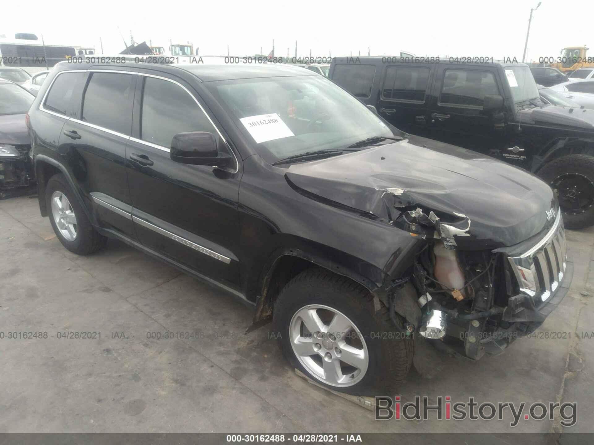 Photo 1J4RR4GG2BC523863 - JEEP GRAND CHEROKEE 2011