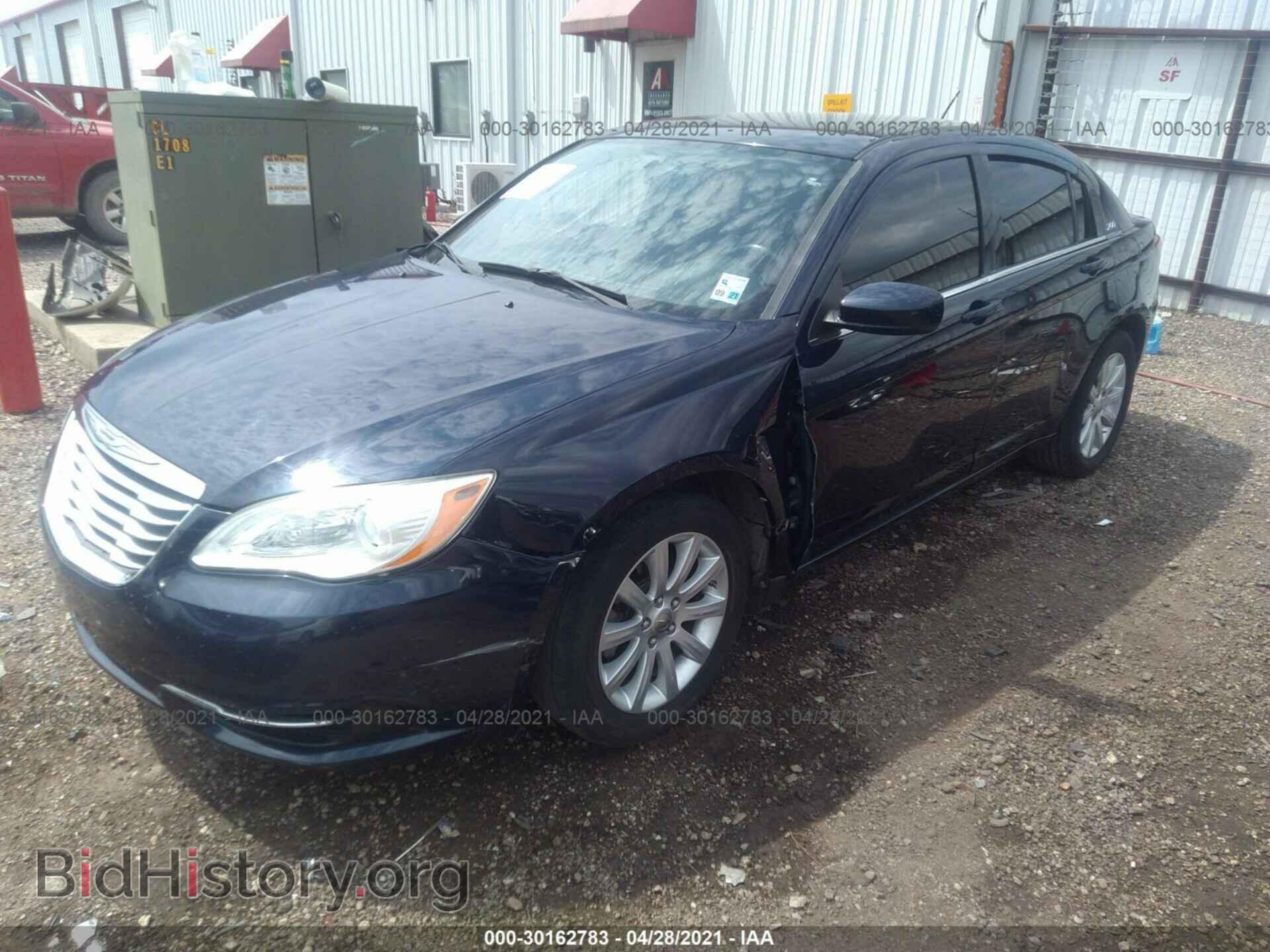 2013 CHRYSLER 200 - VIN: 1C3CCBBB0DN578112 - Photo 2