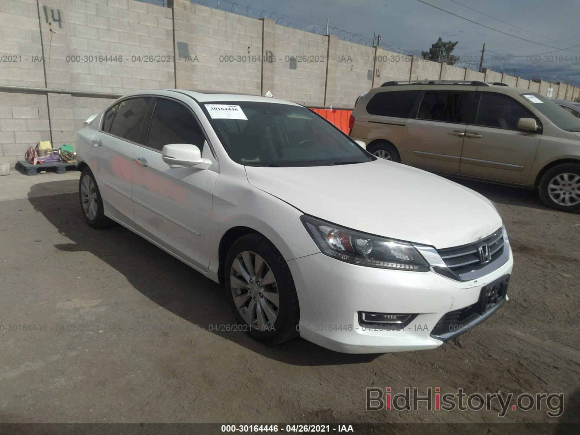 Photo 1HGCR2F89DA125768 - HONDA ACCORD SDN 2013