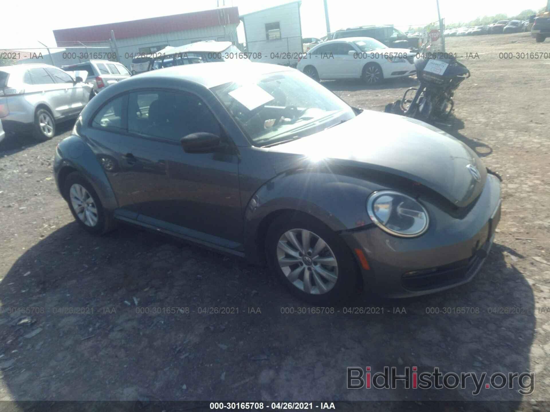 Photo 3VWFP7AT1DM654190 - VOLKSWAGEN BEETLE COUPE 2013